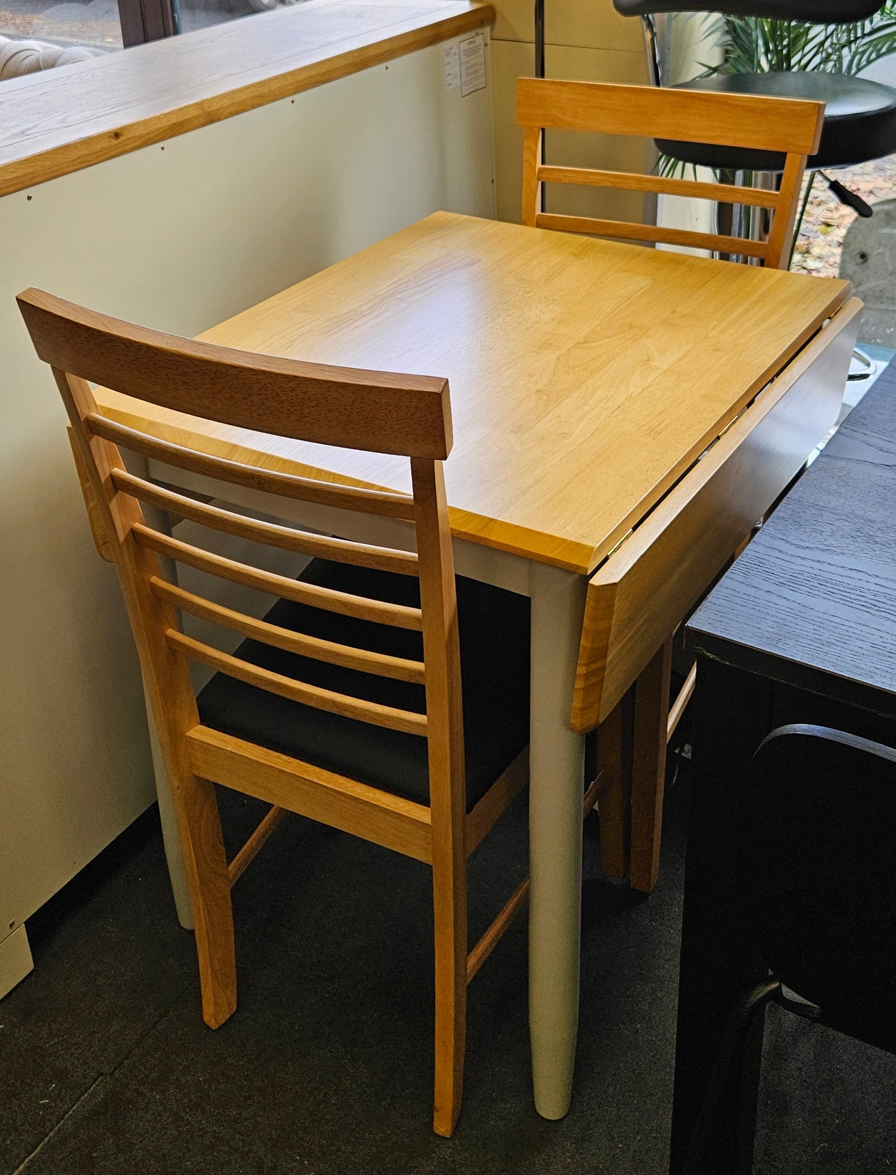 Table and 2 chairs