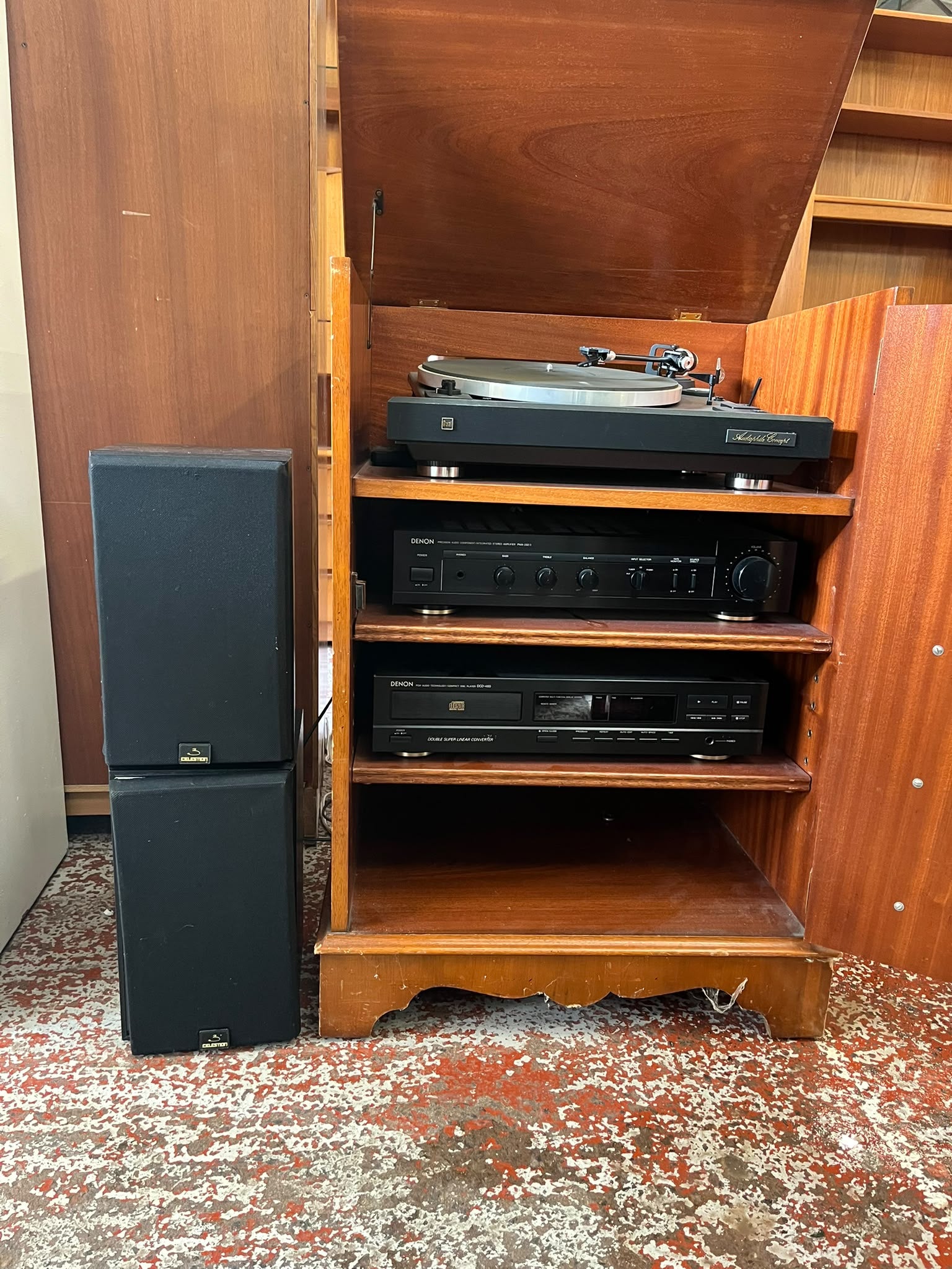 Media Centre with Stereo