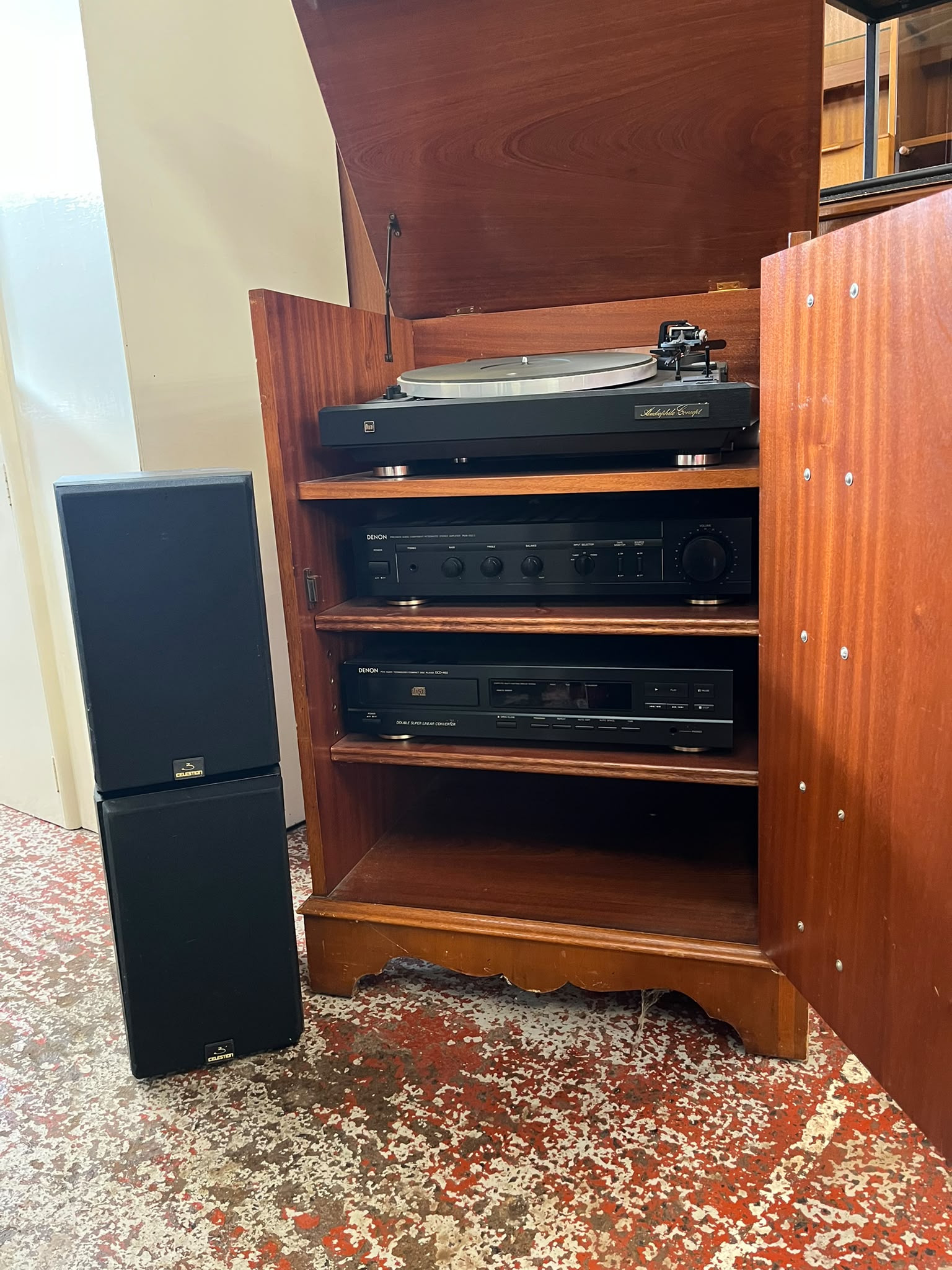 Media Centre with Stereo