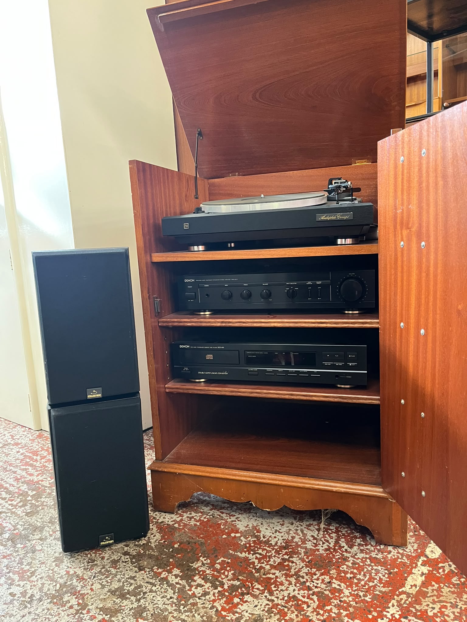 Media Centre with Stereo