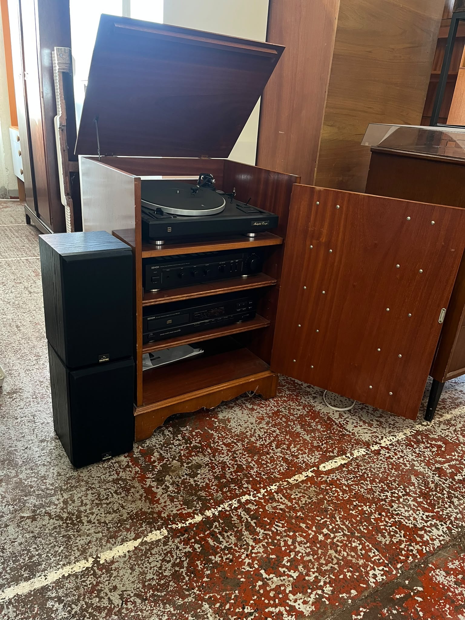 Media Centre with Stereo