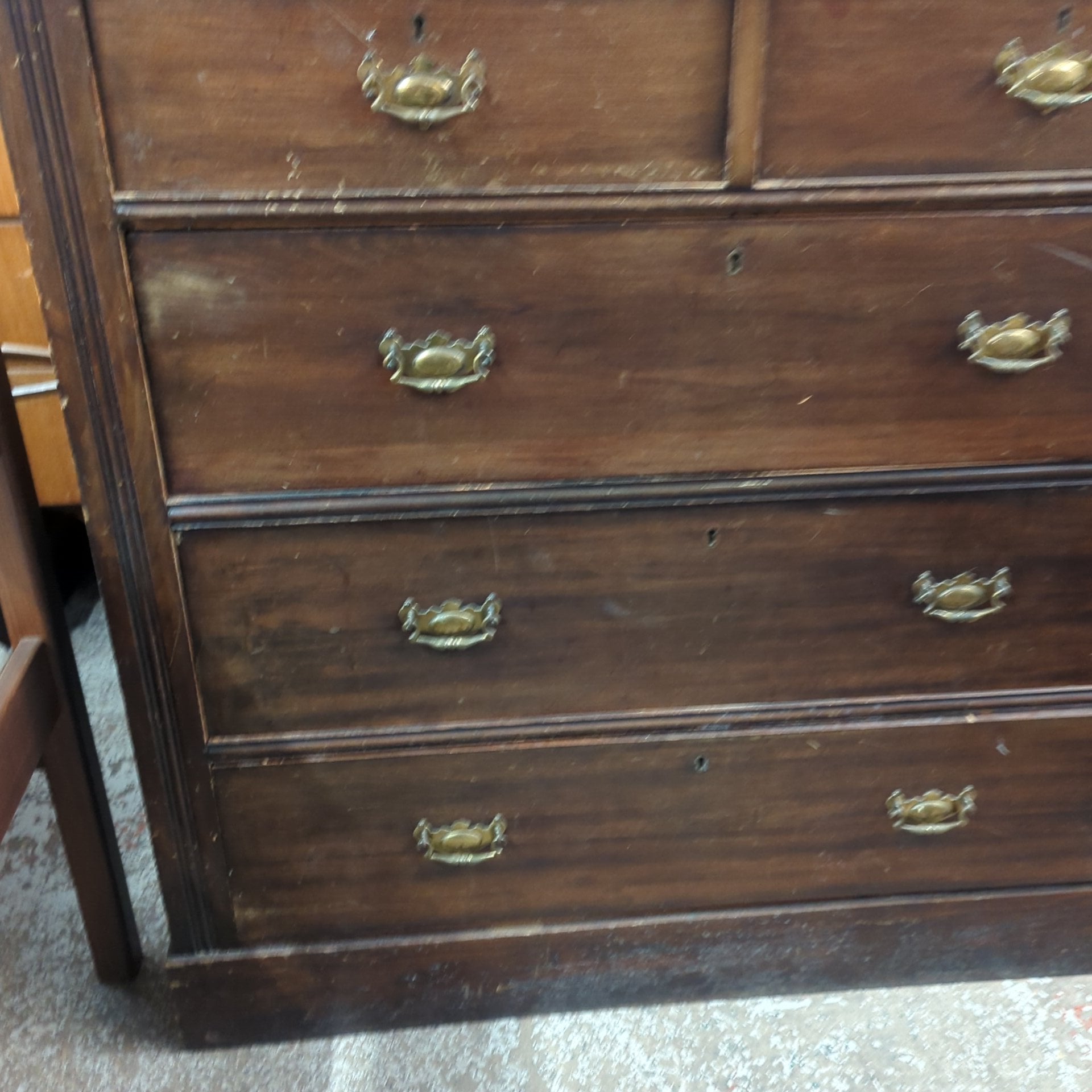 Chest of drawers