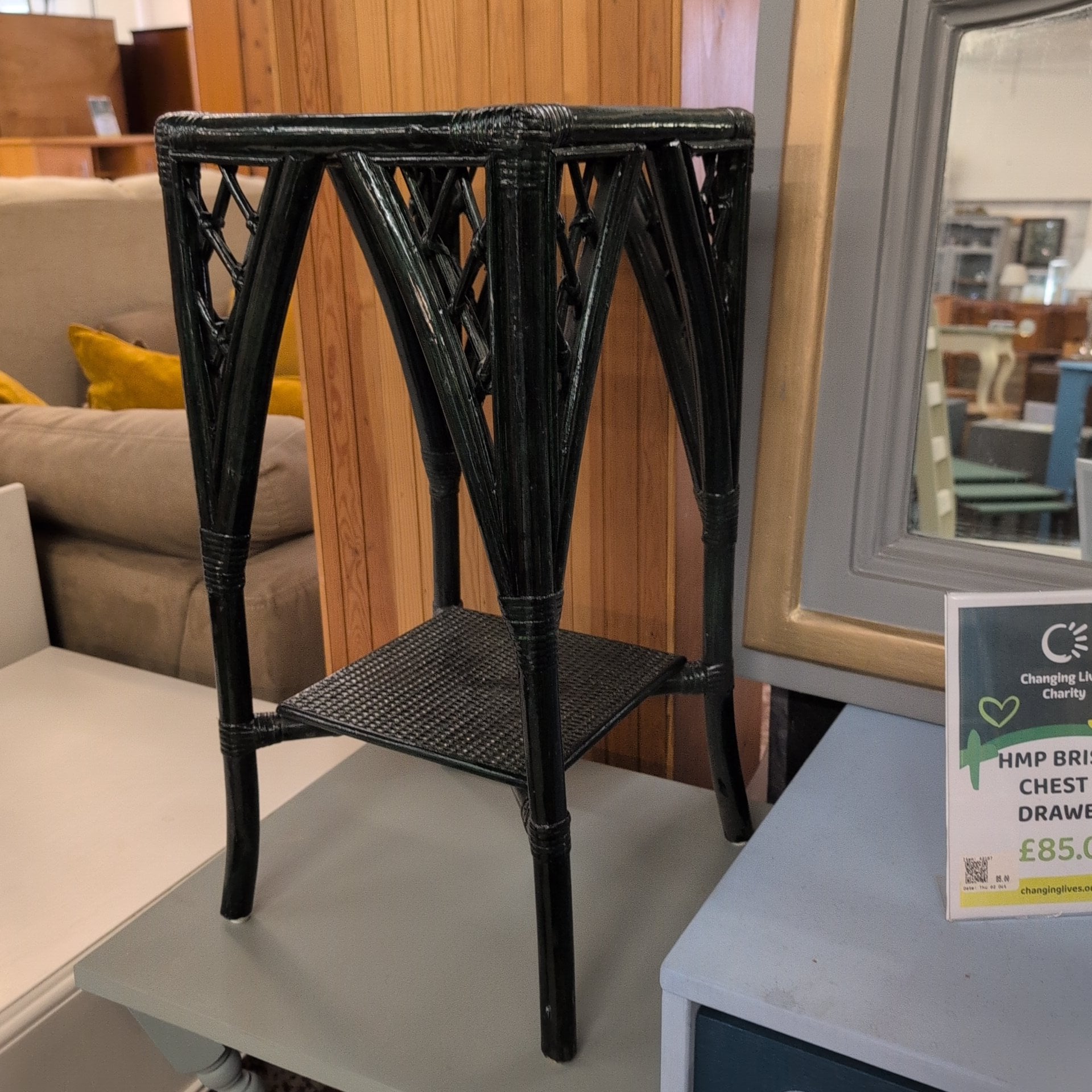 HMP Bristol Pot Stand