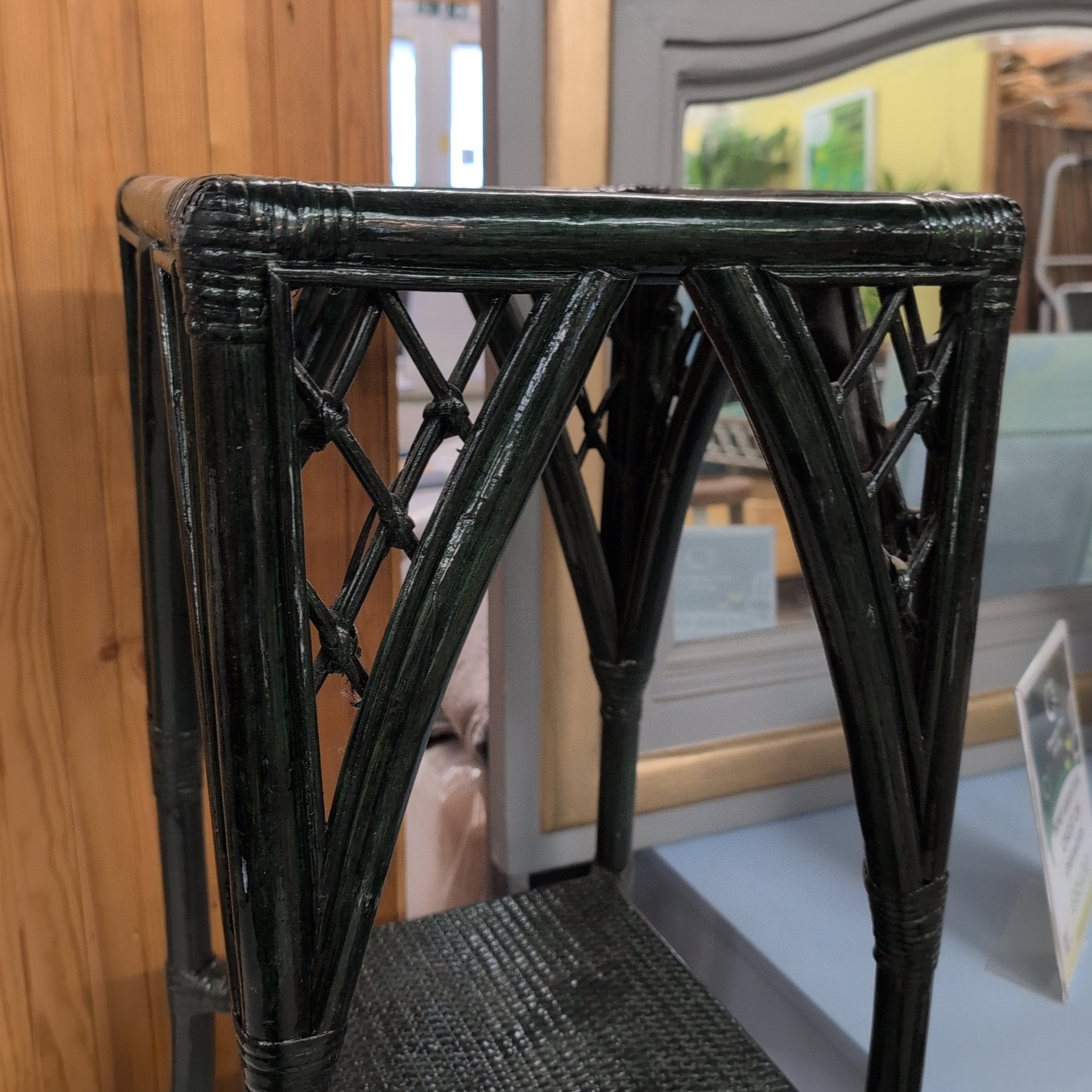 HMP Bristol Pot Stand