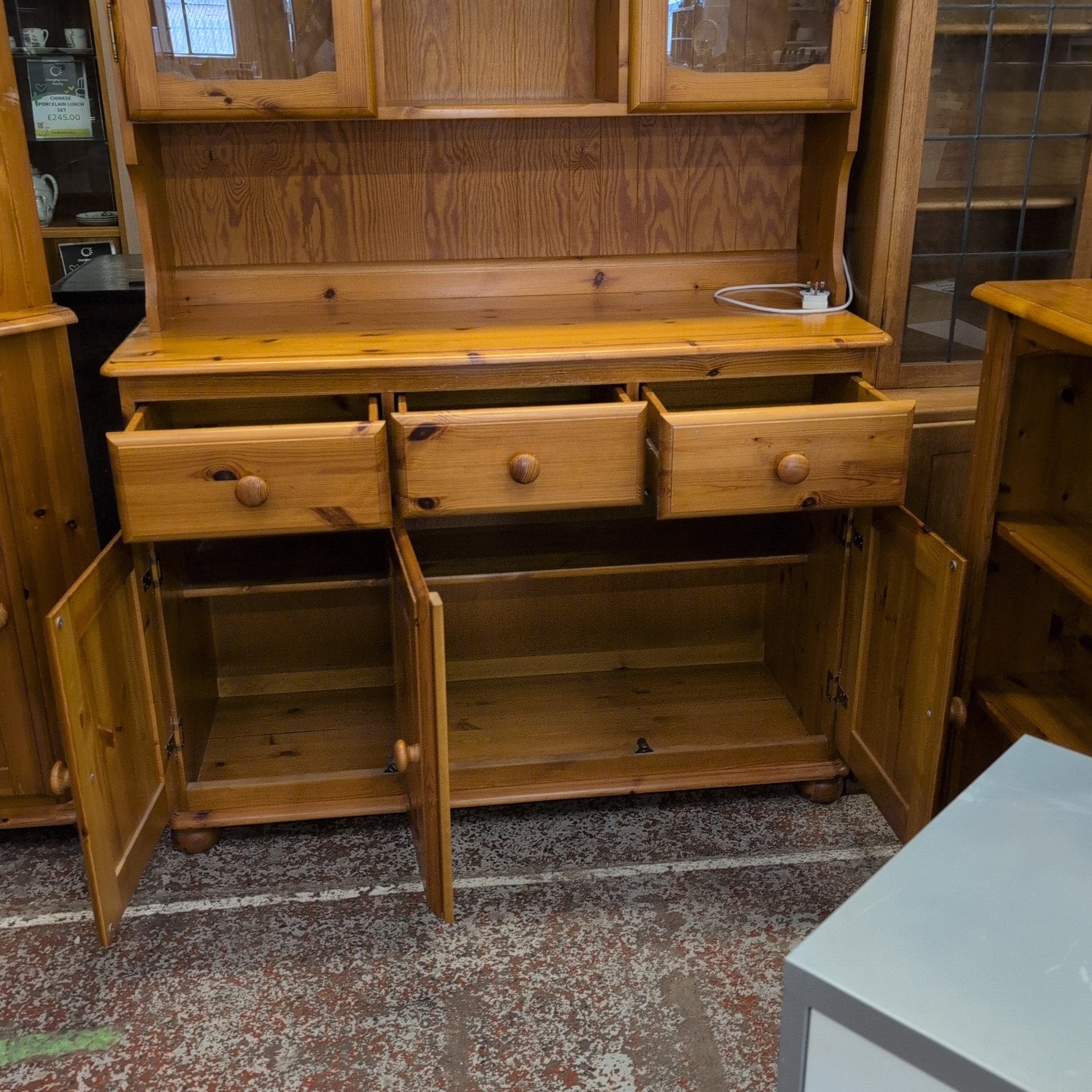 Dresser
