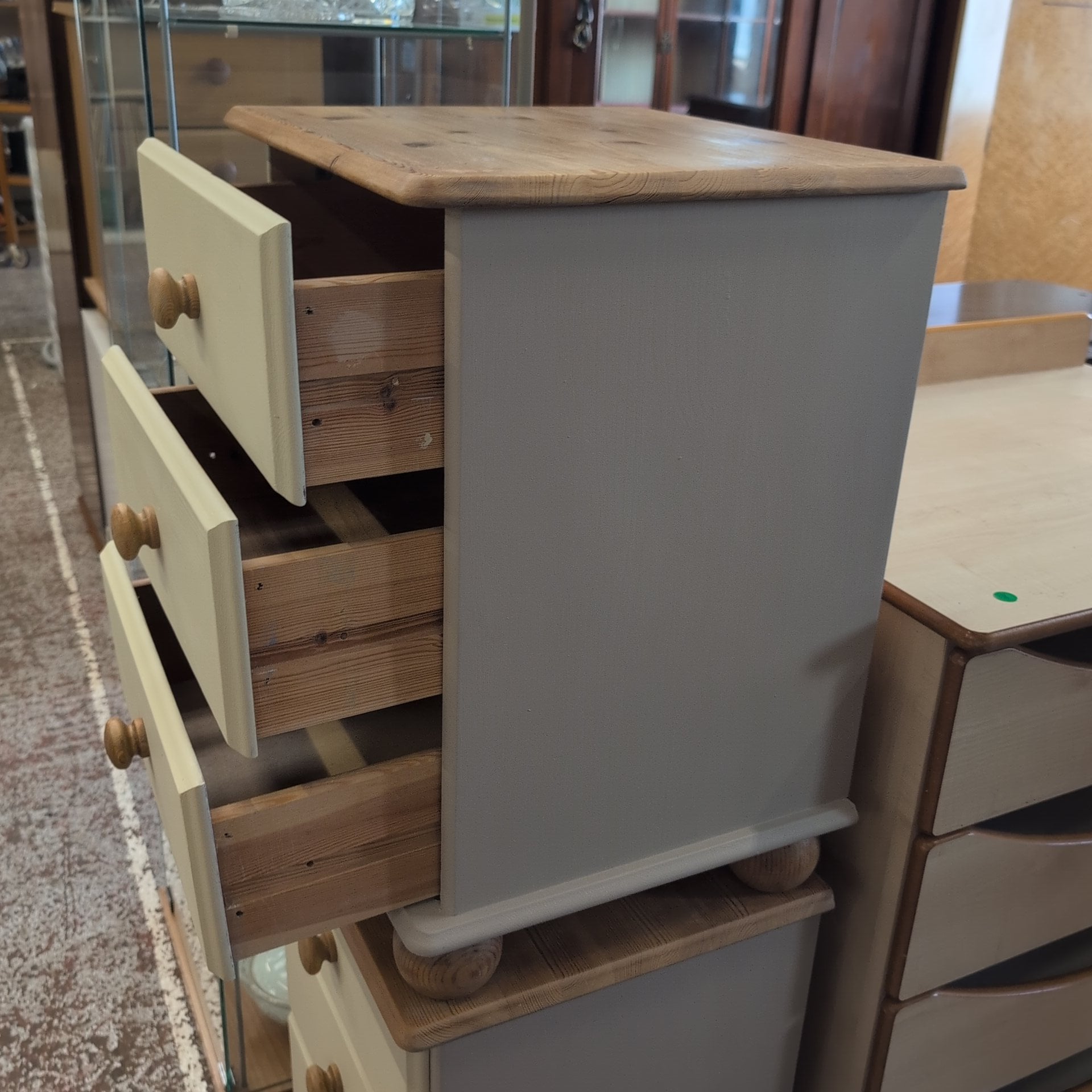 Bedside Cabinets