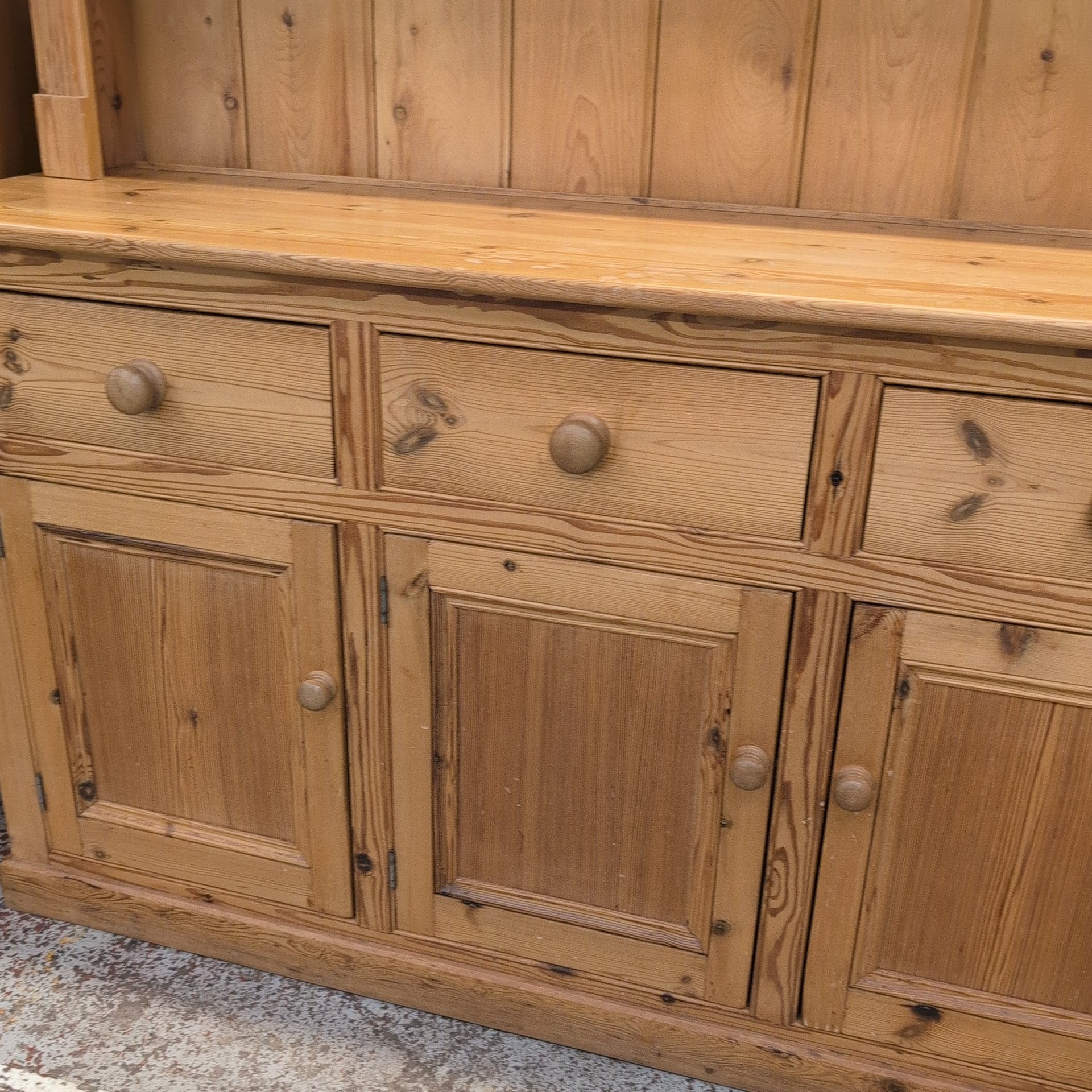 Dresser