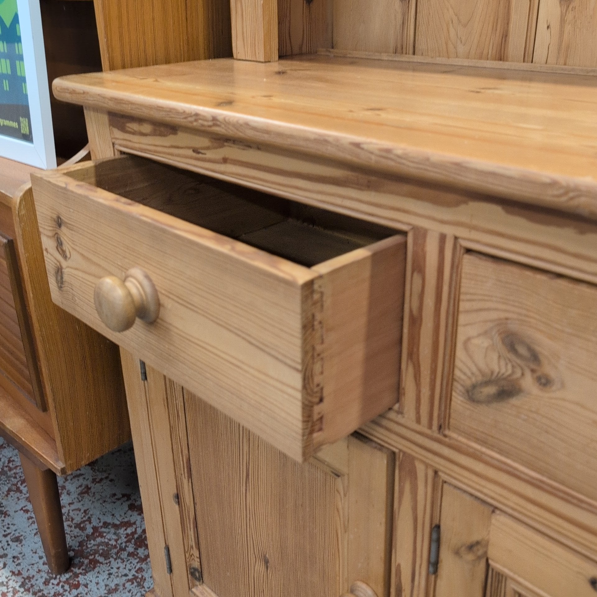Dresser