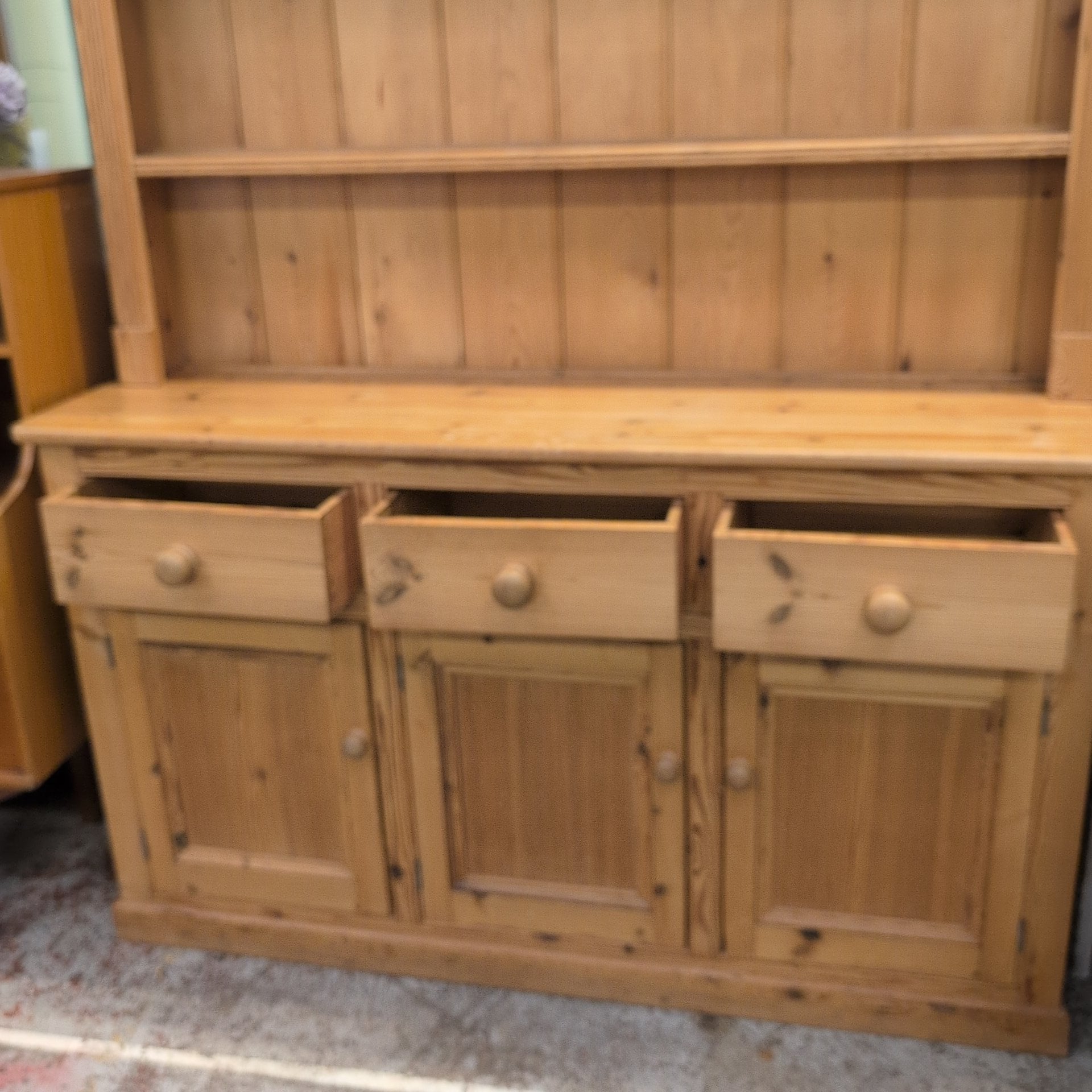 Dresser