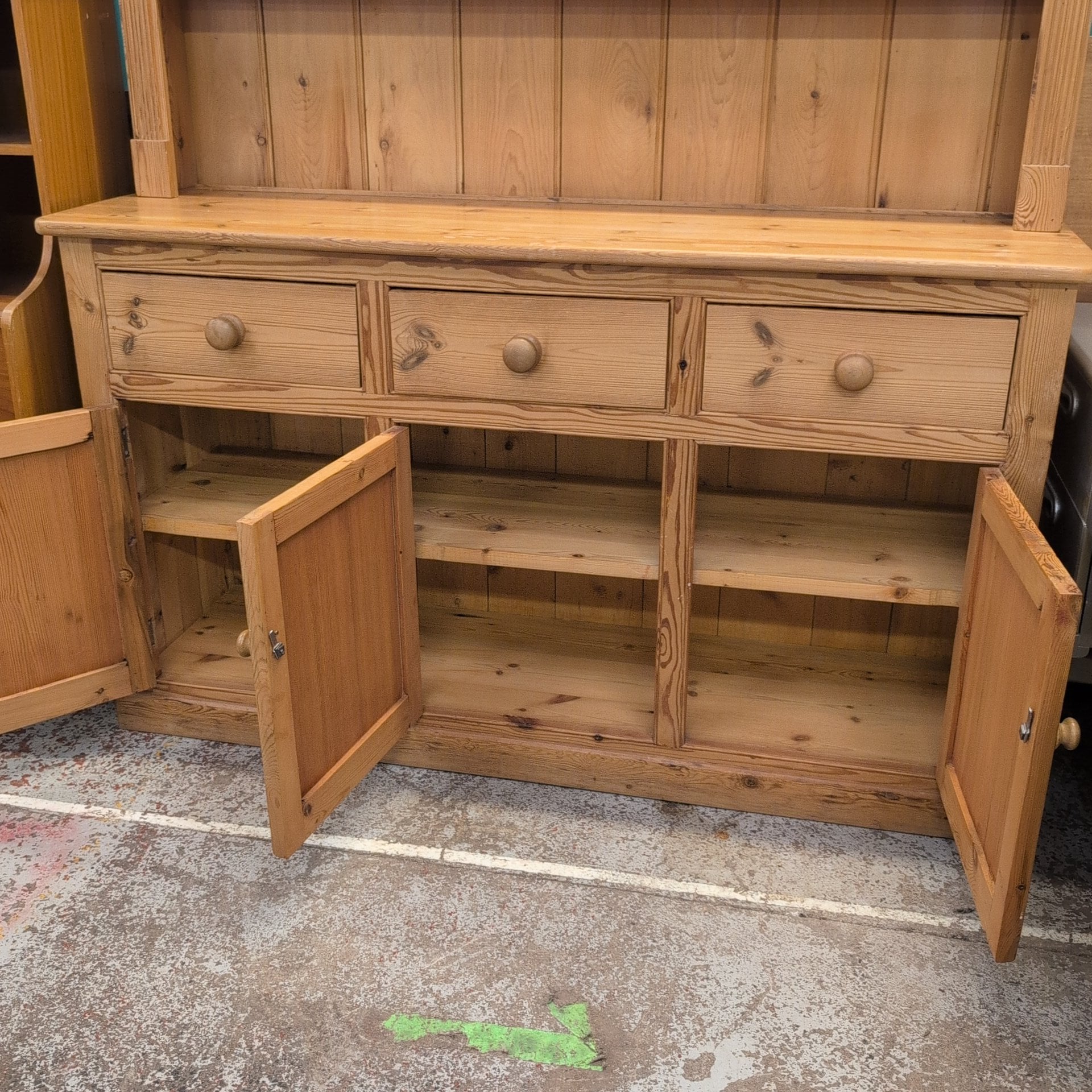 Dresser