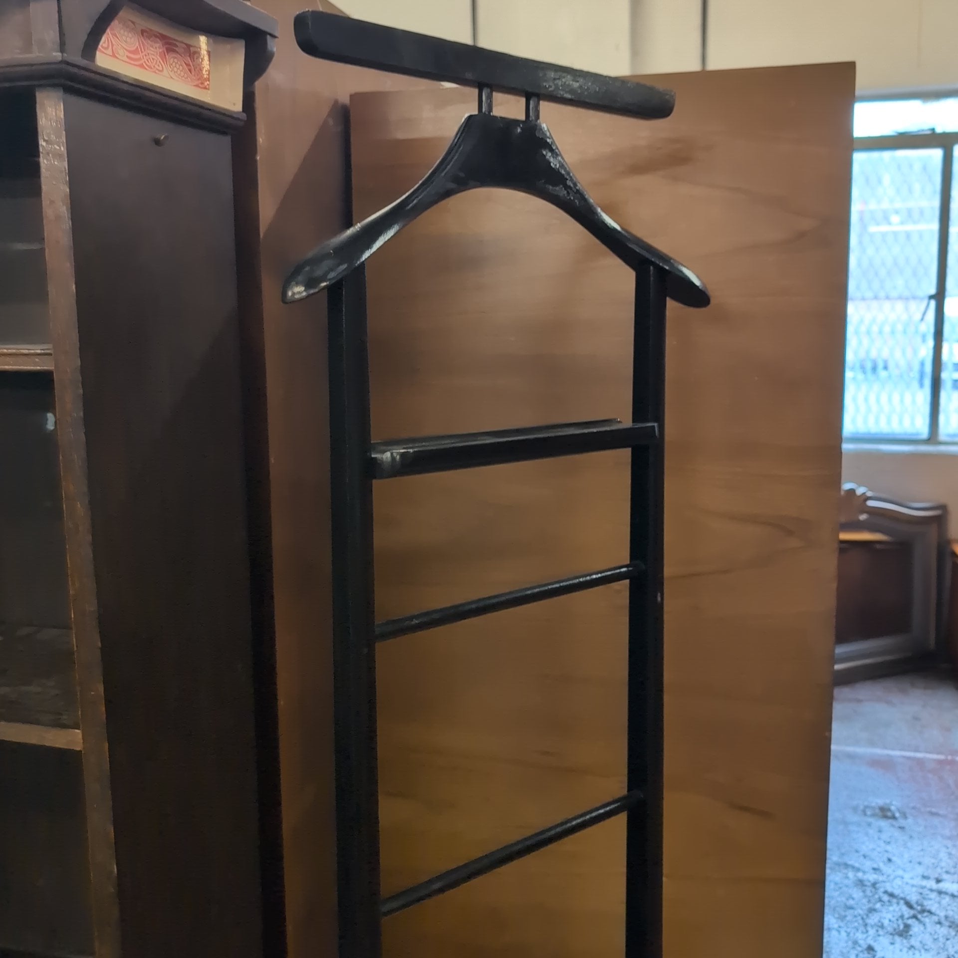 Men's Valet Stand