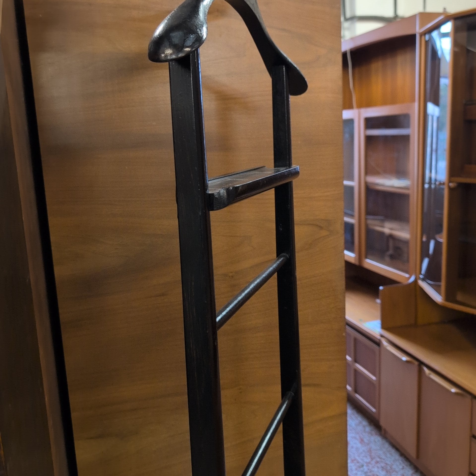Men's Valet Stand