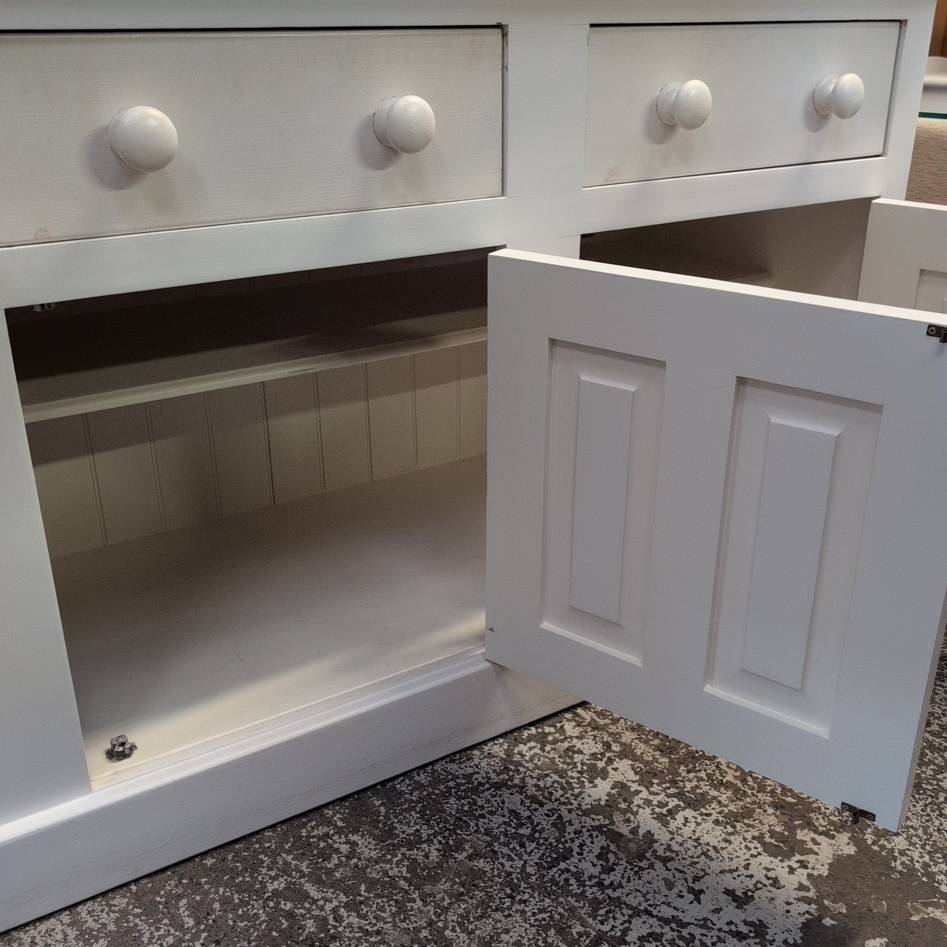 Dresser