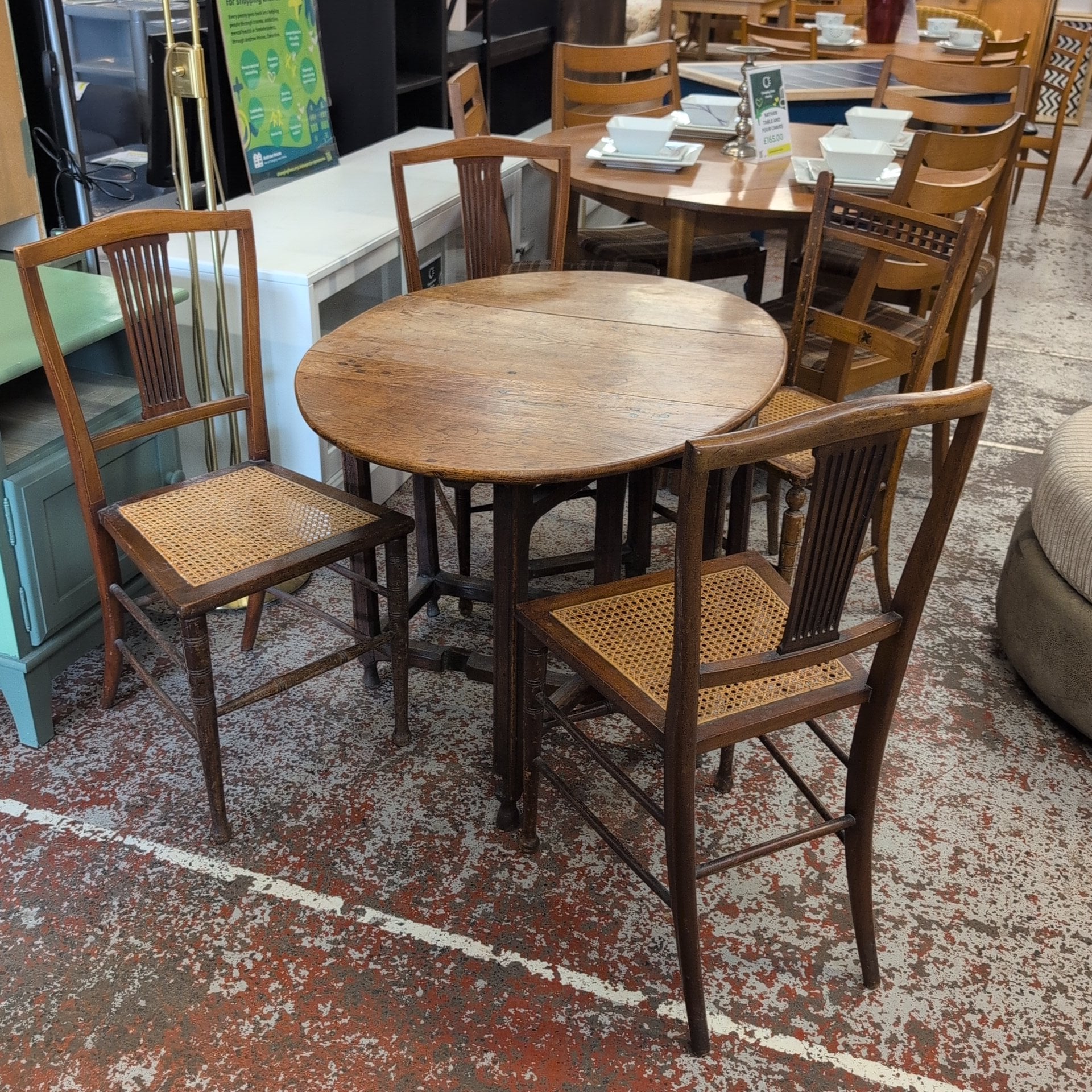 Table & Chairs