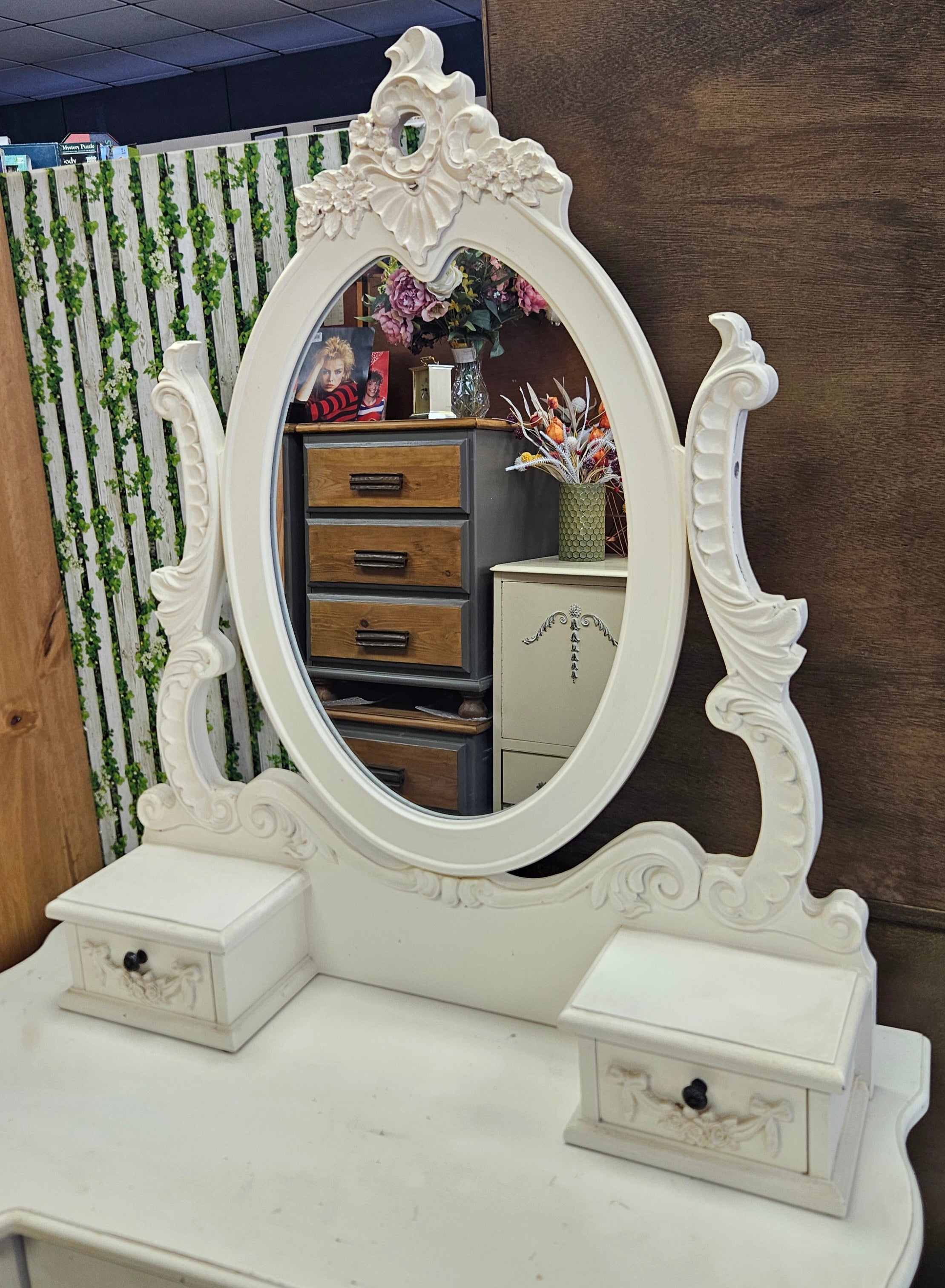 Dressing table & mirror