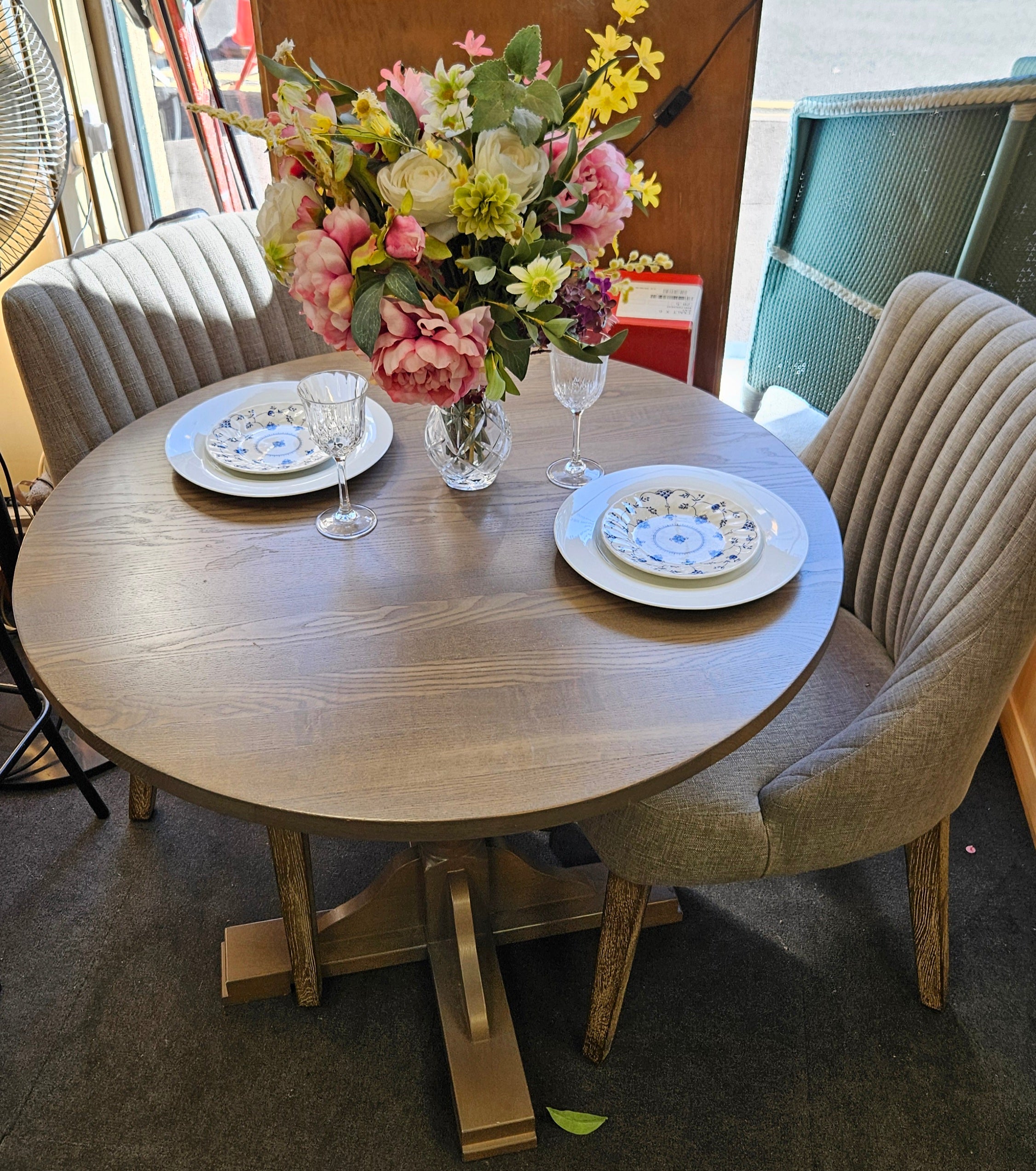 Table & chairs