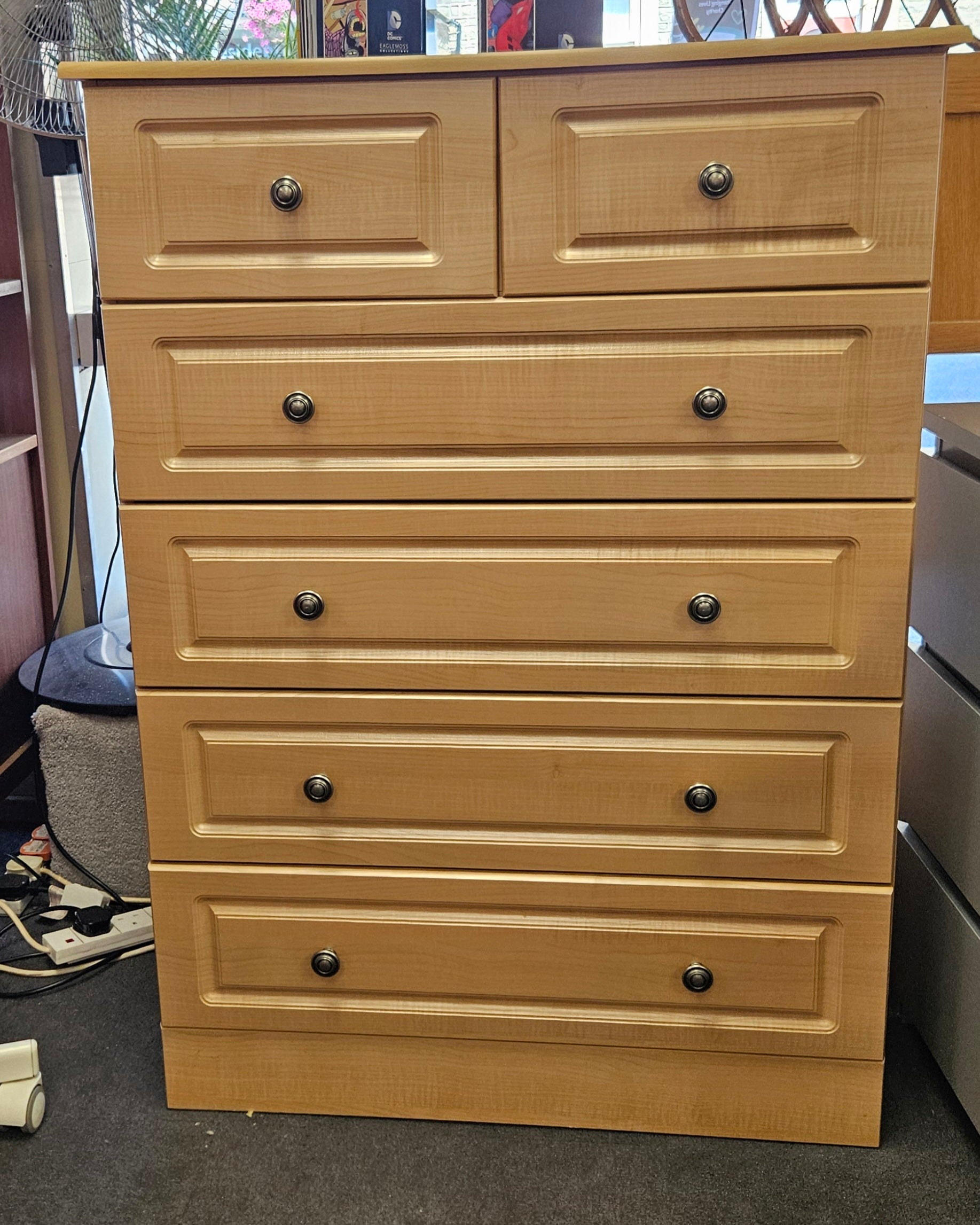 Chest of drawers