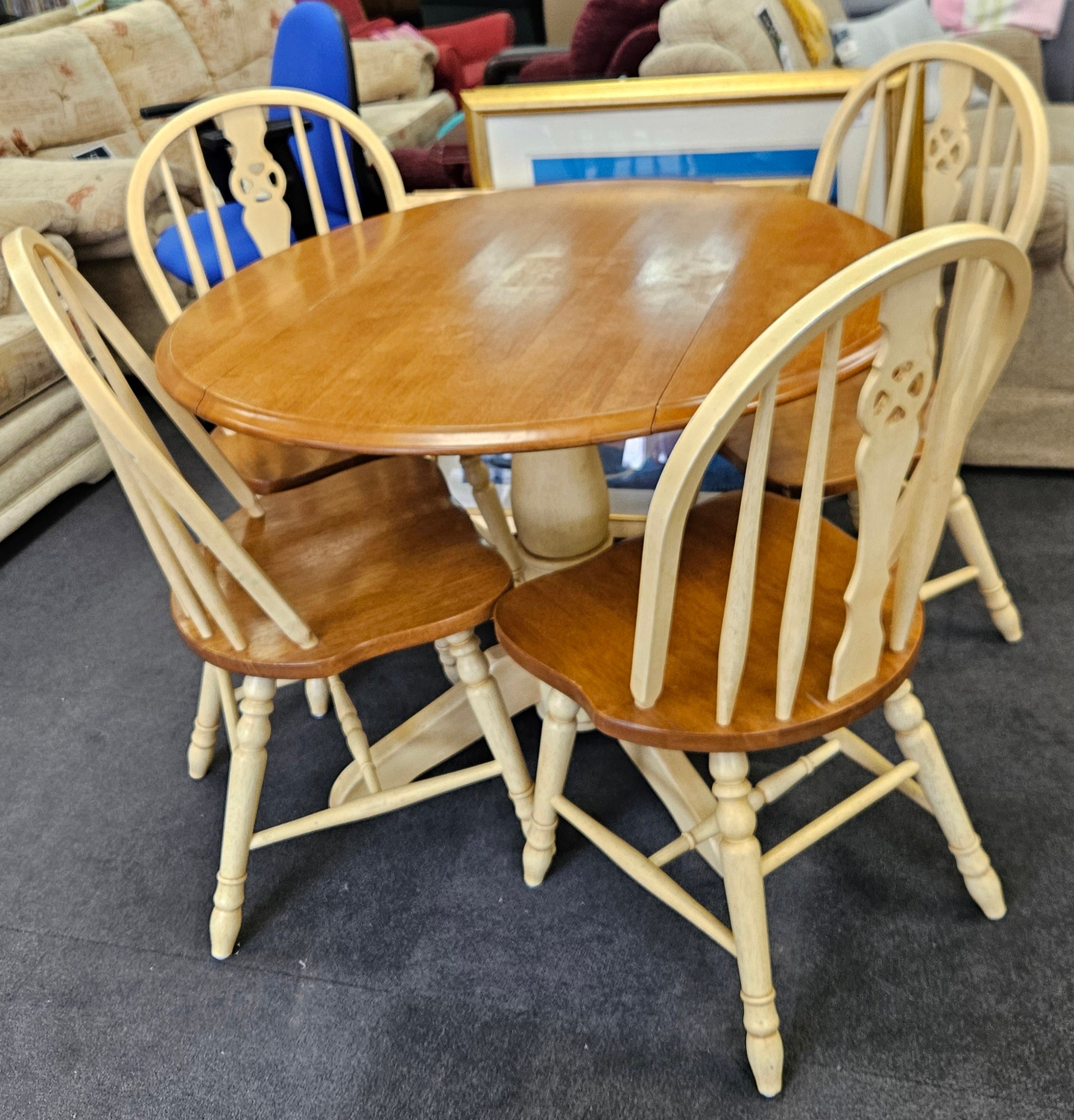 Dropleaf table & 4 chairs