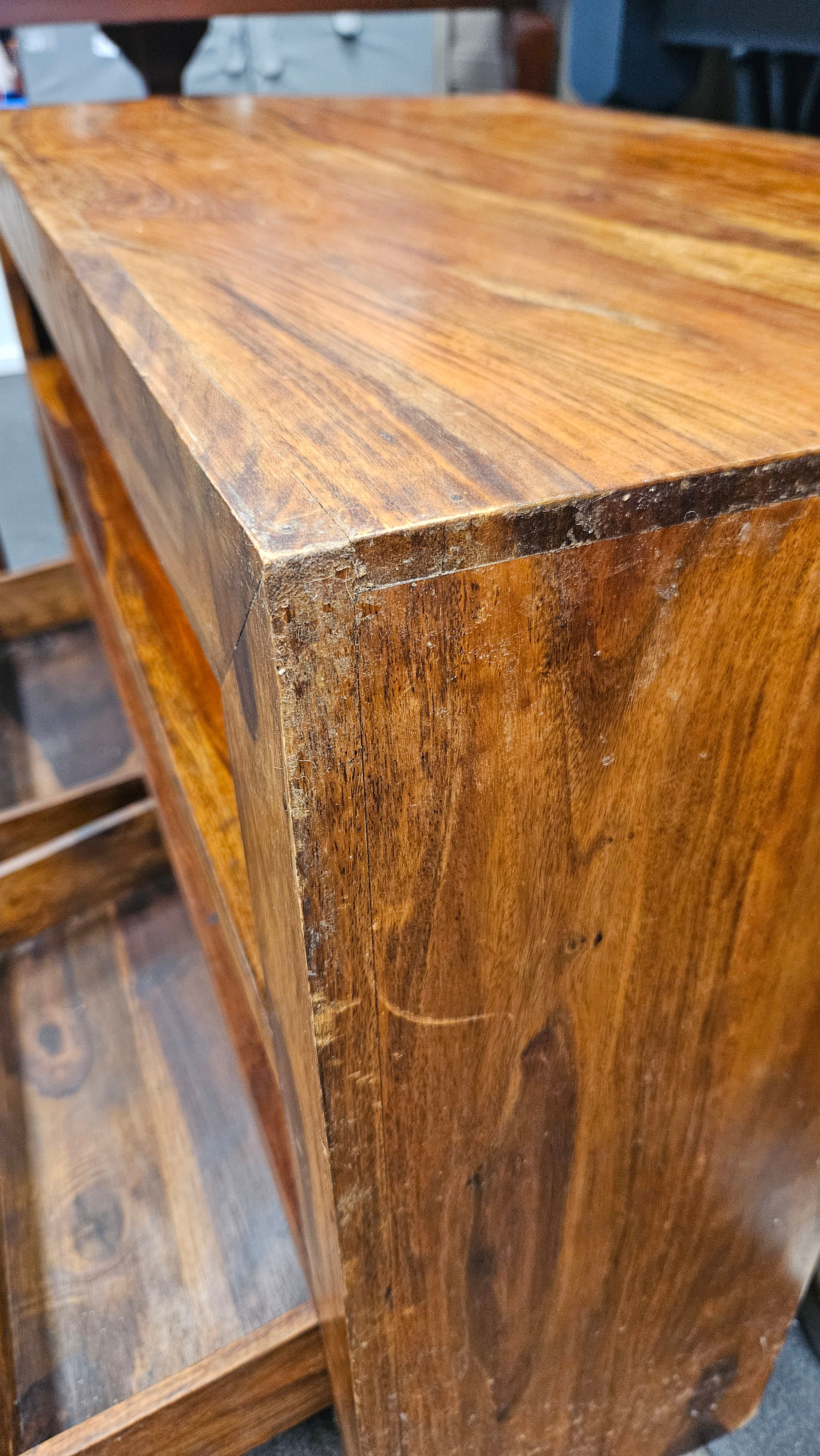 Tv unit