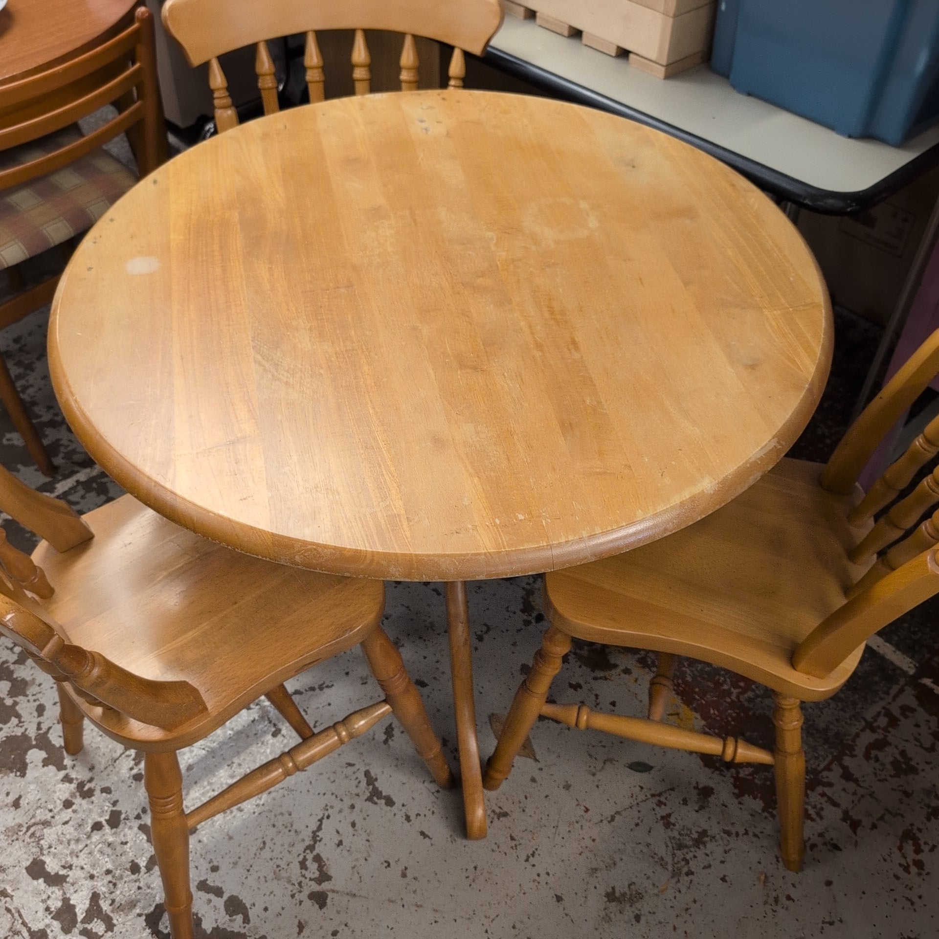 Table & Chairs