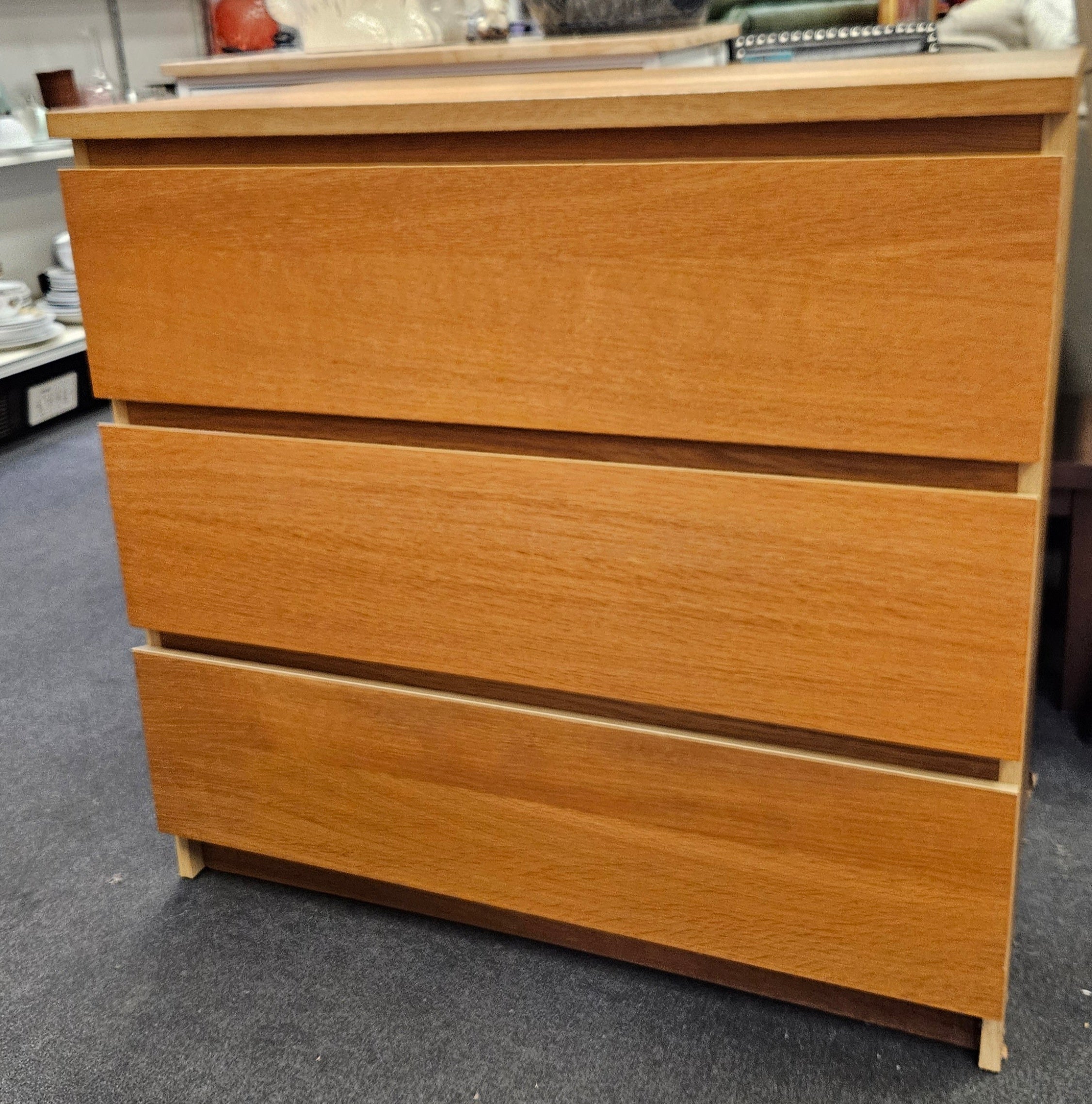 Chest of drawers