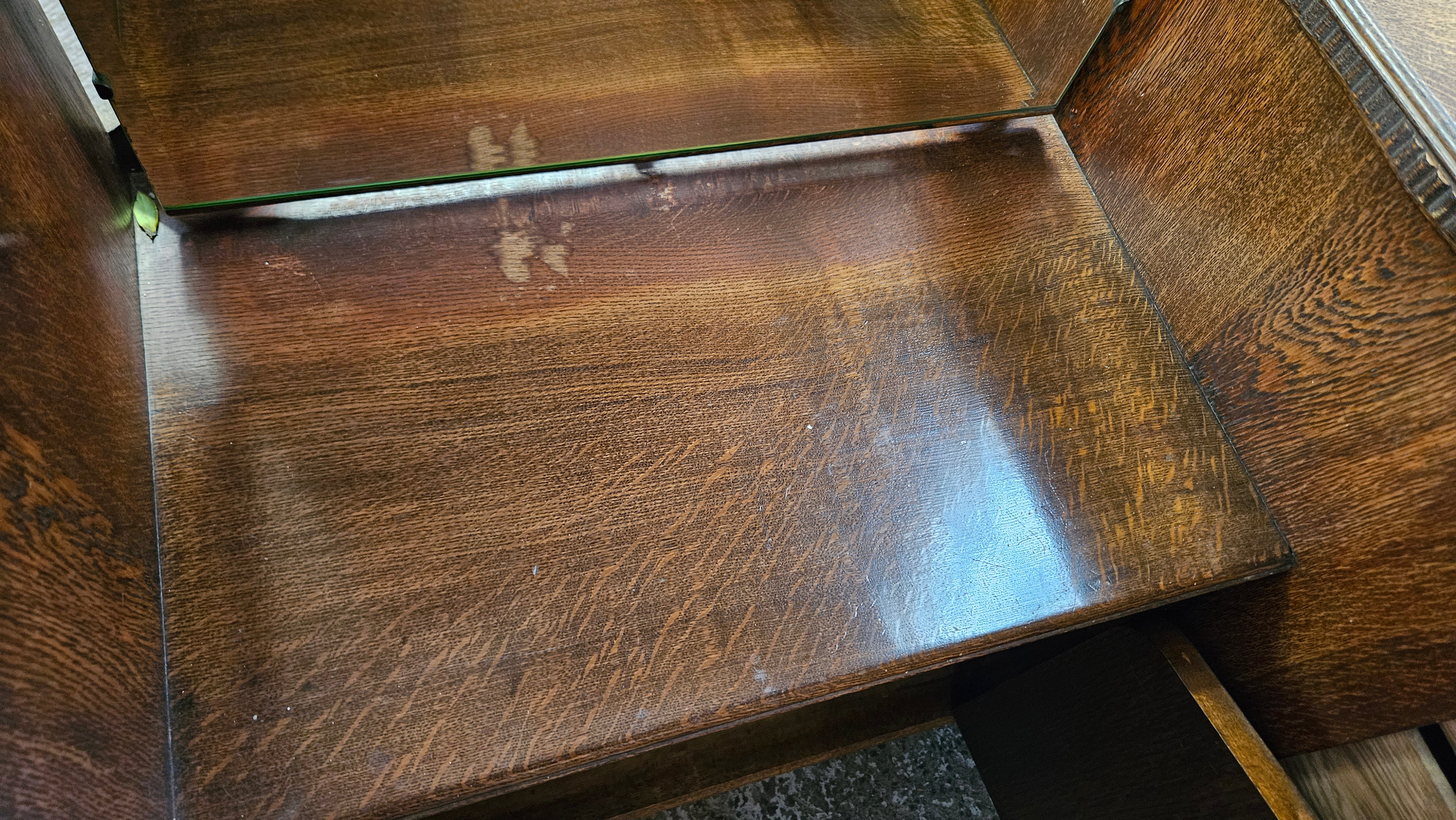 Dressing table