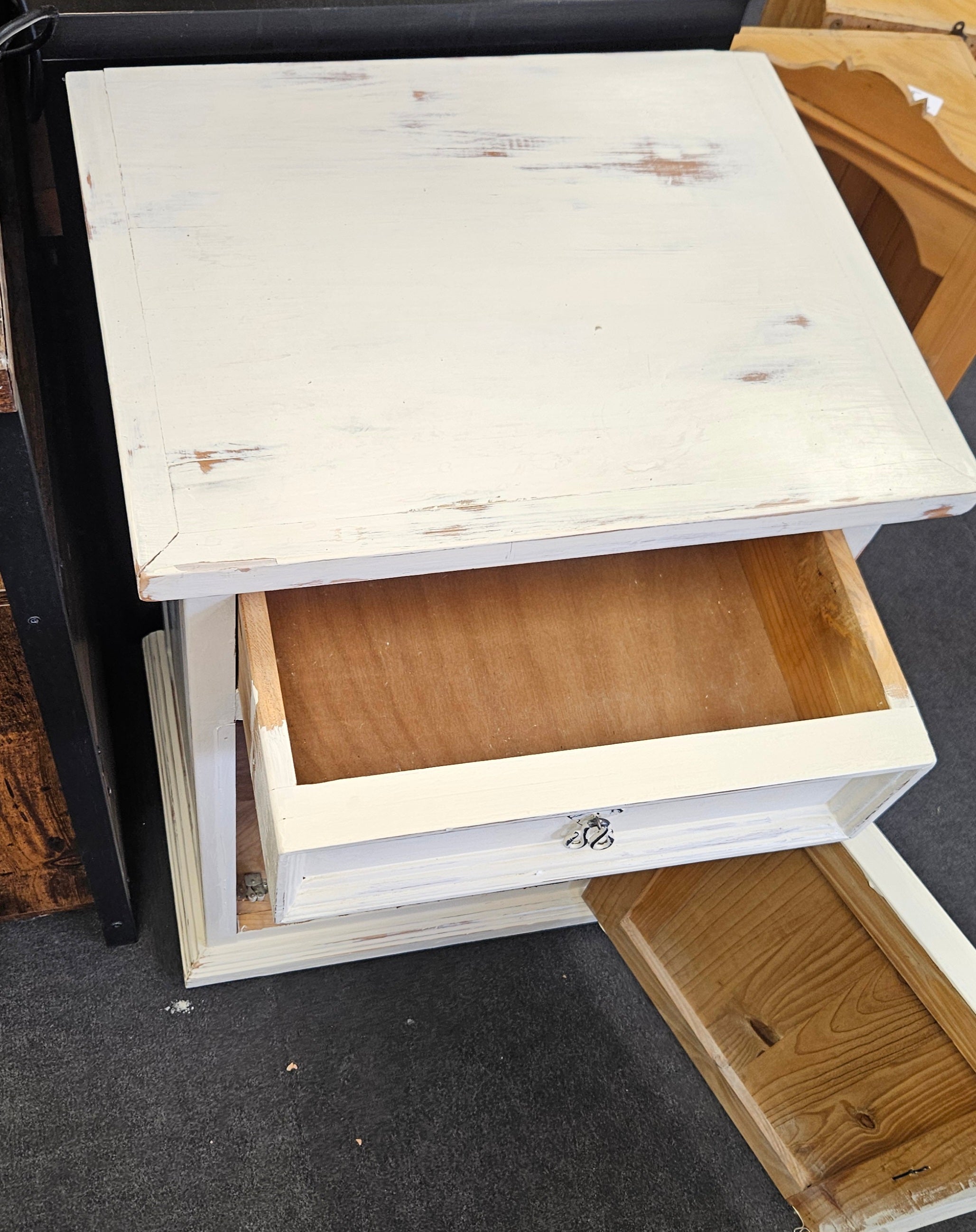 Bedside cabinet