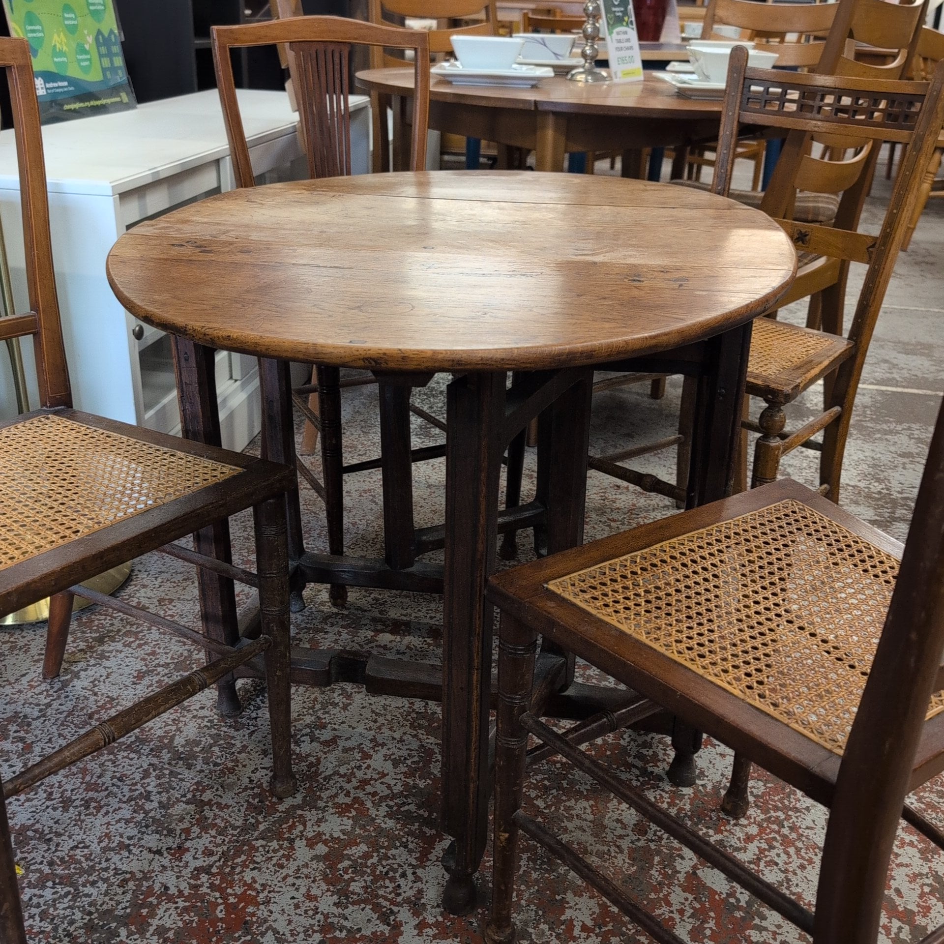 Table & Chairs