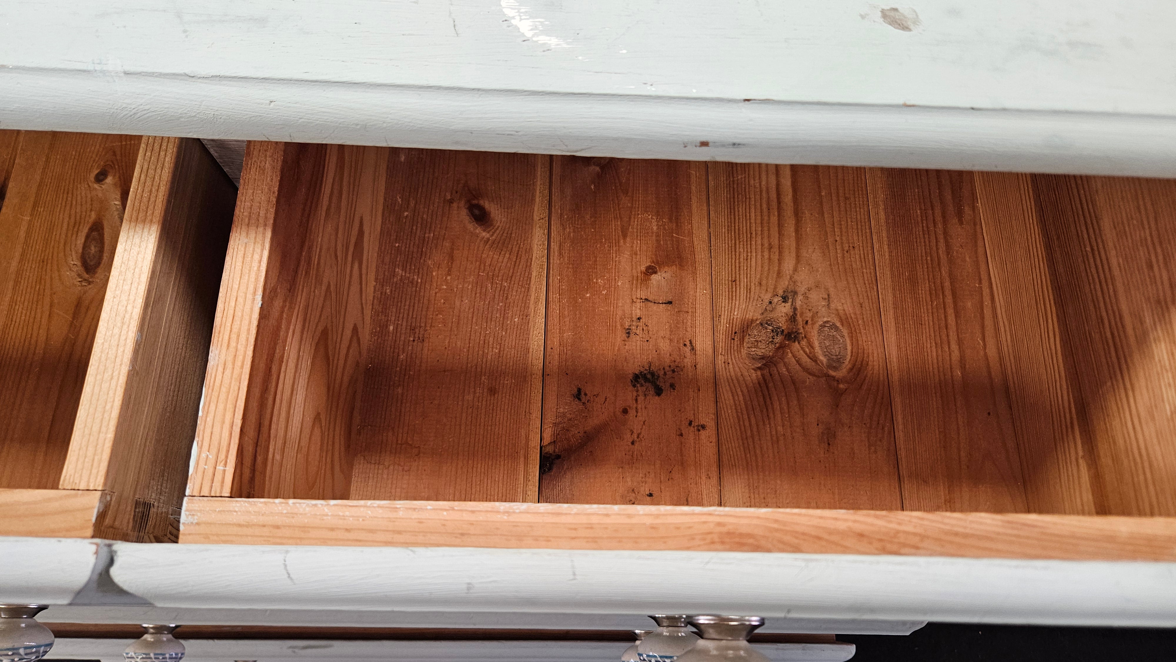 Painted chest of drawers