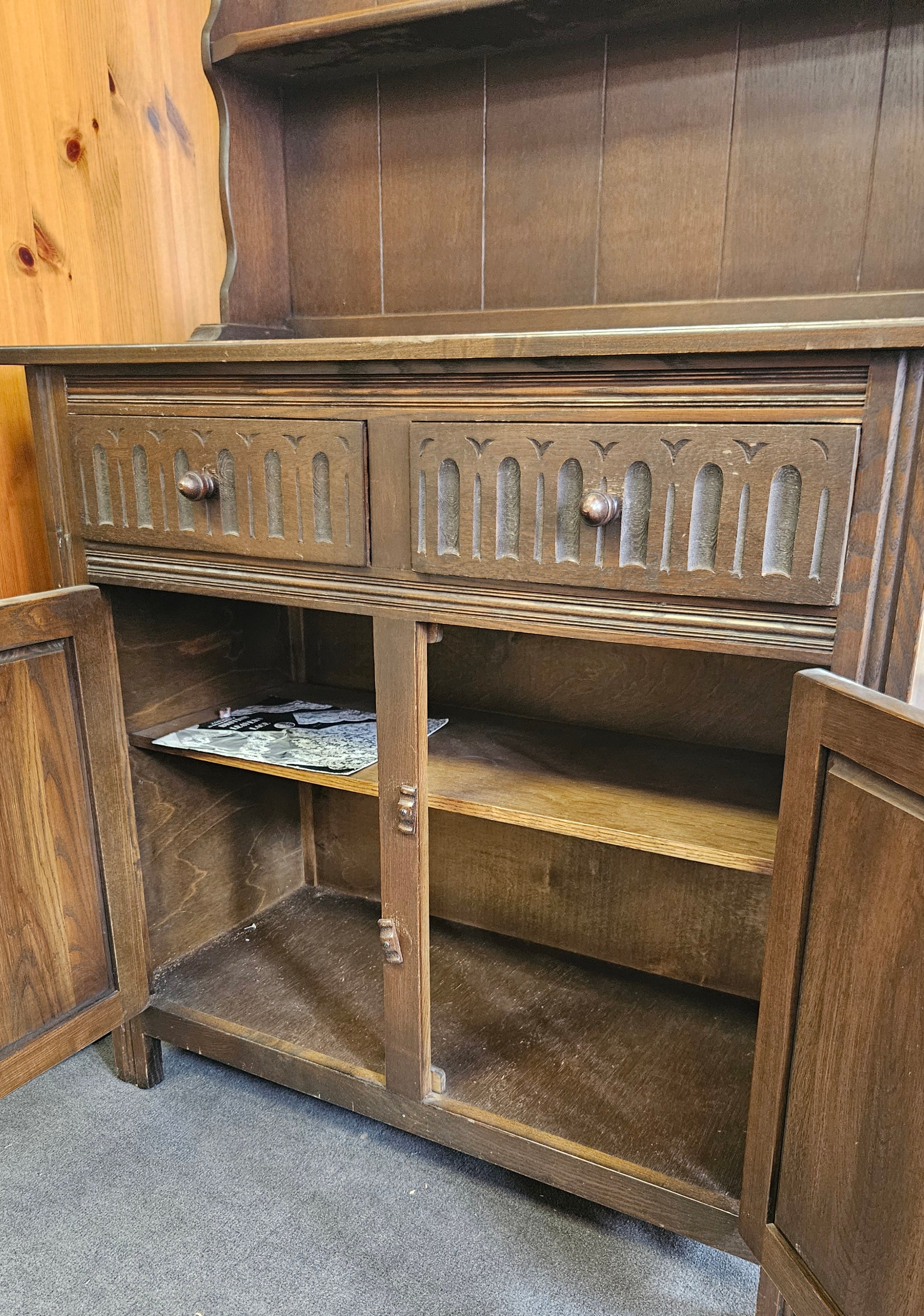 Dresser