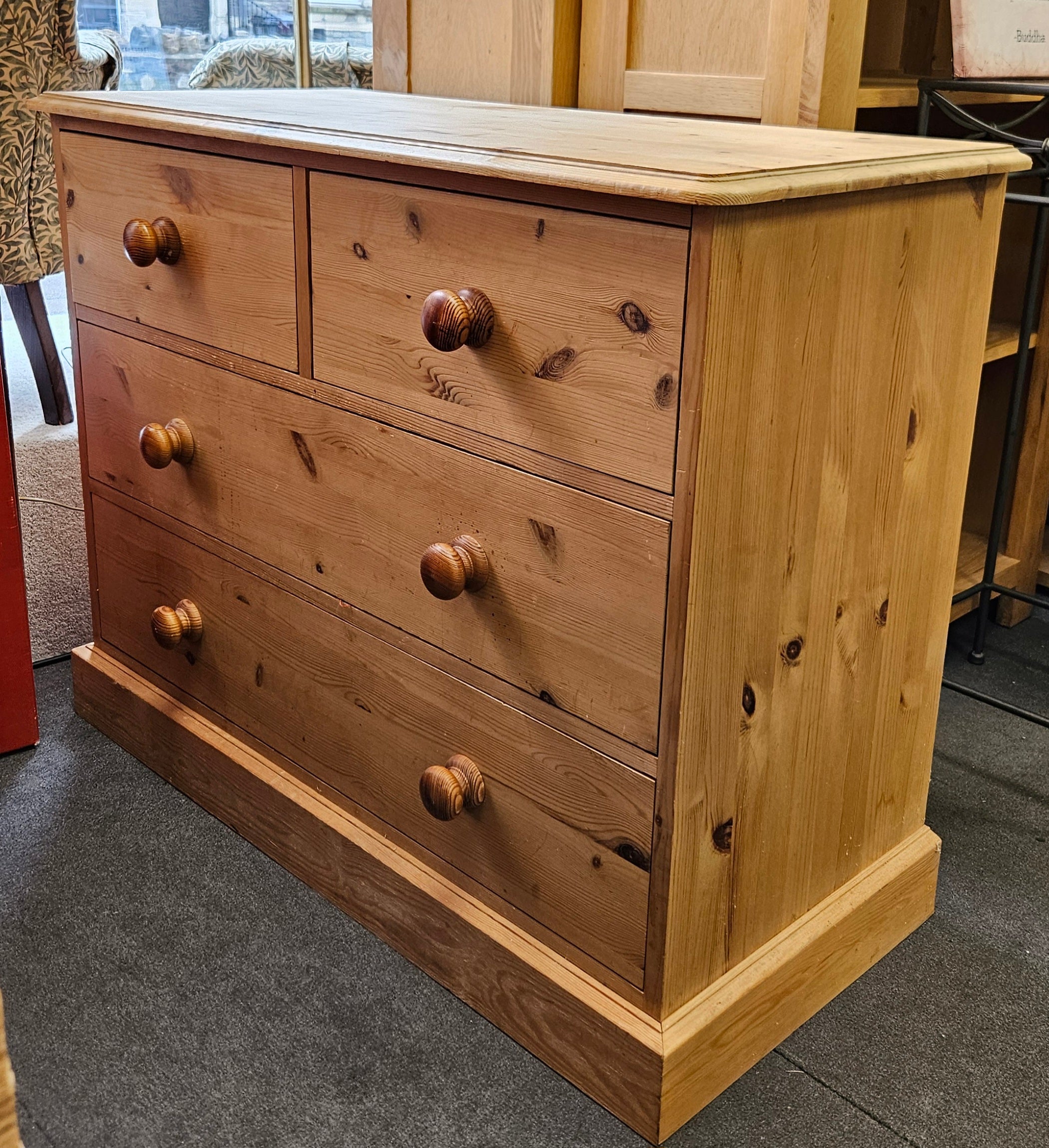 Chest of drawers