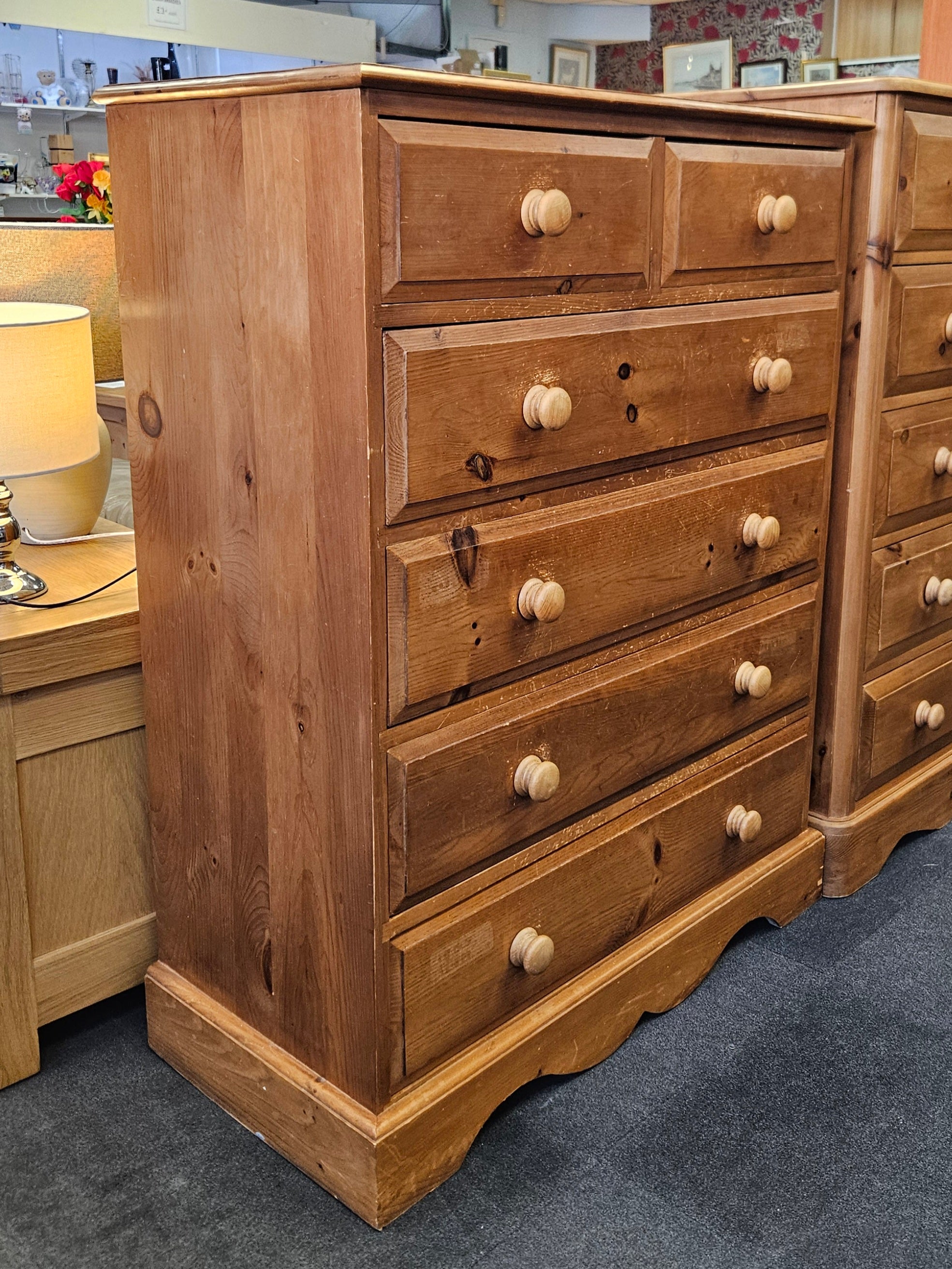 Chest of drawers