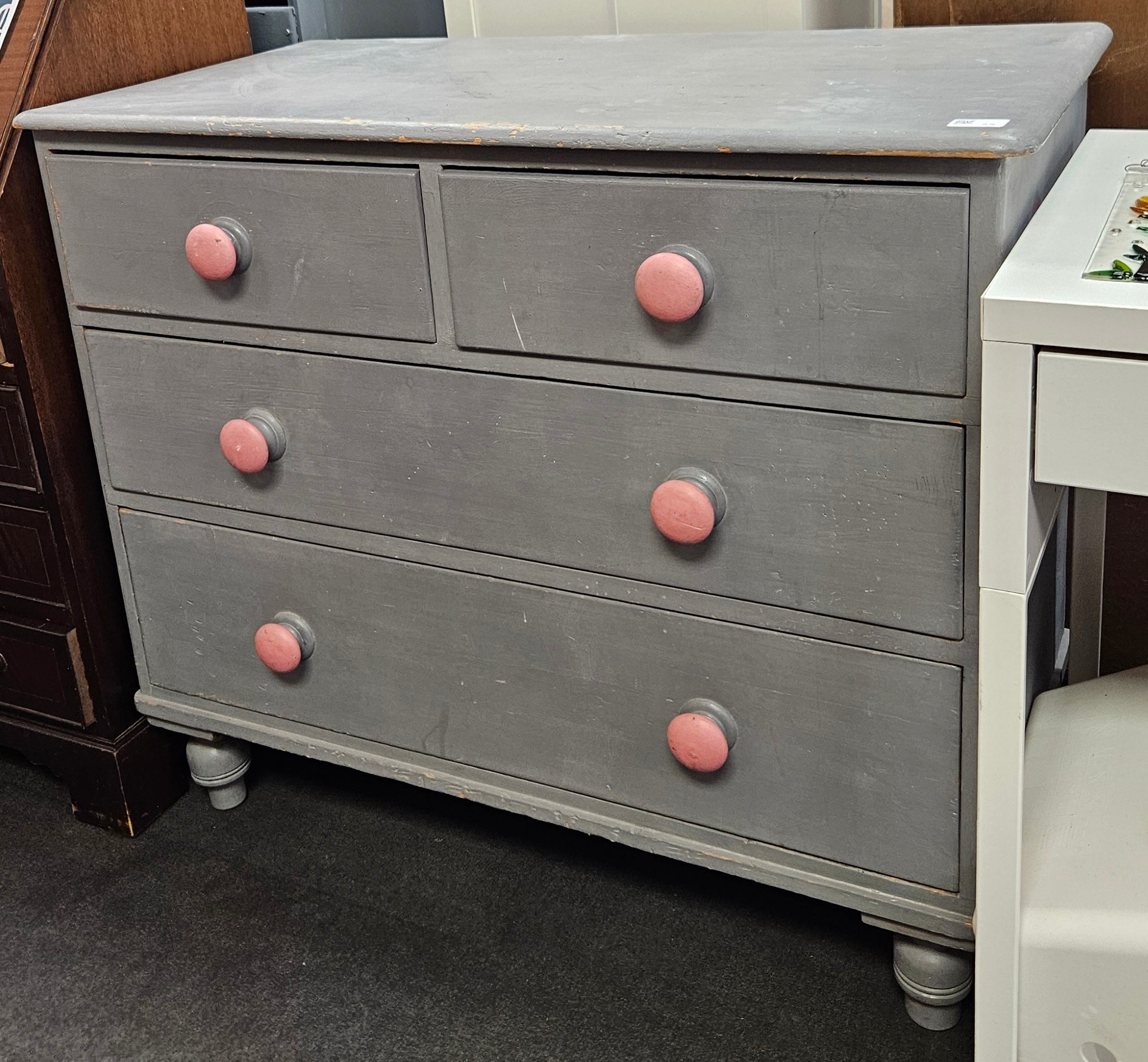 Chest of drawers