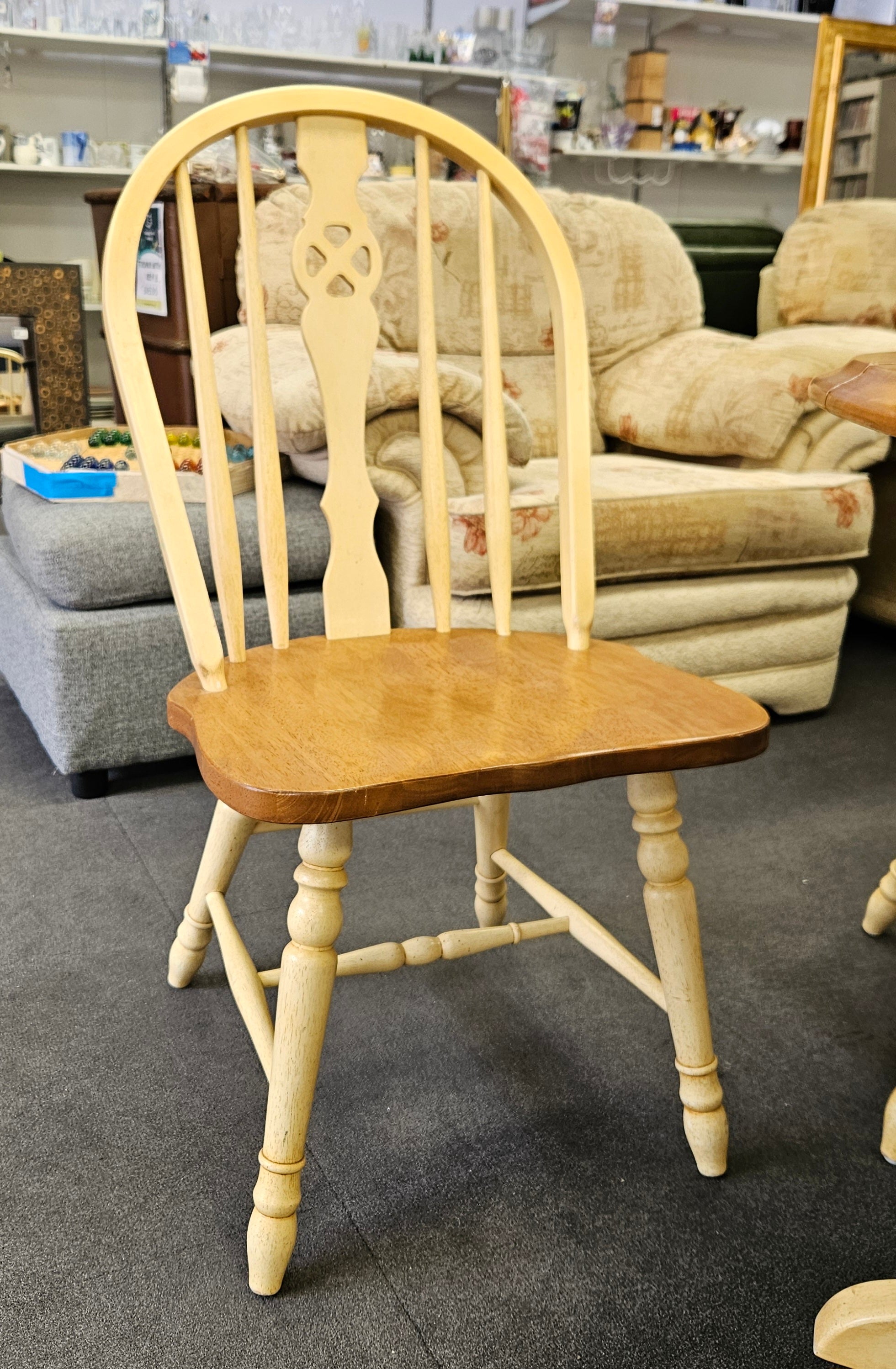 Dropleaf table & 4 chairs