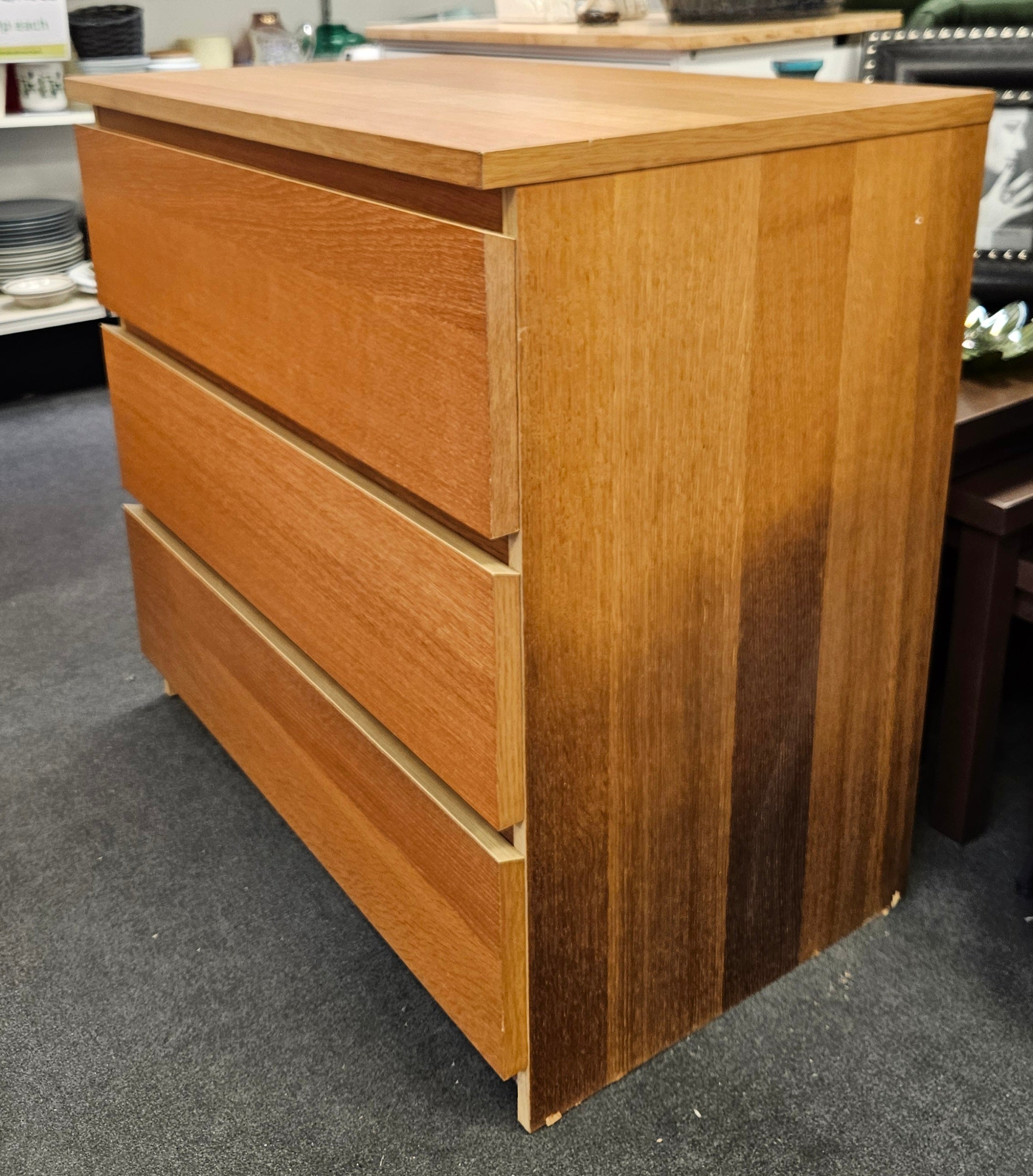 Chest of drawers