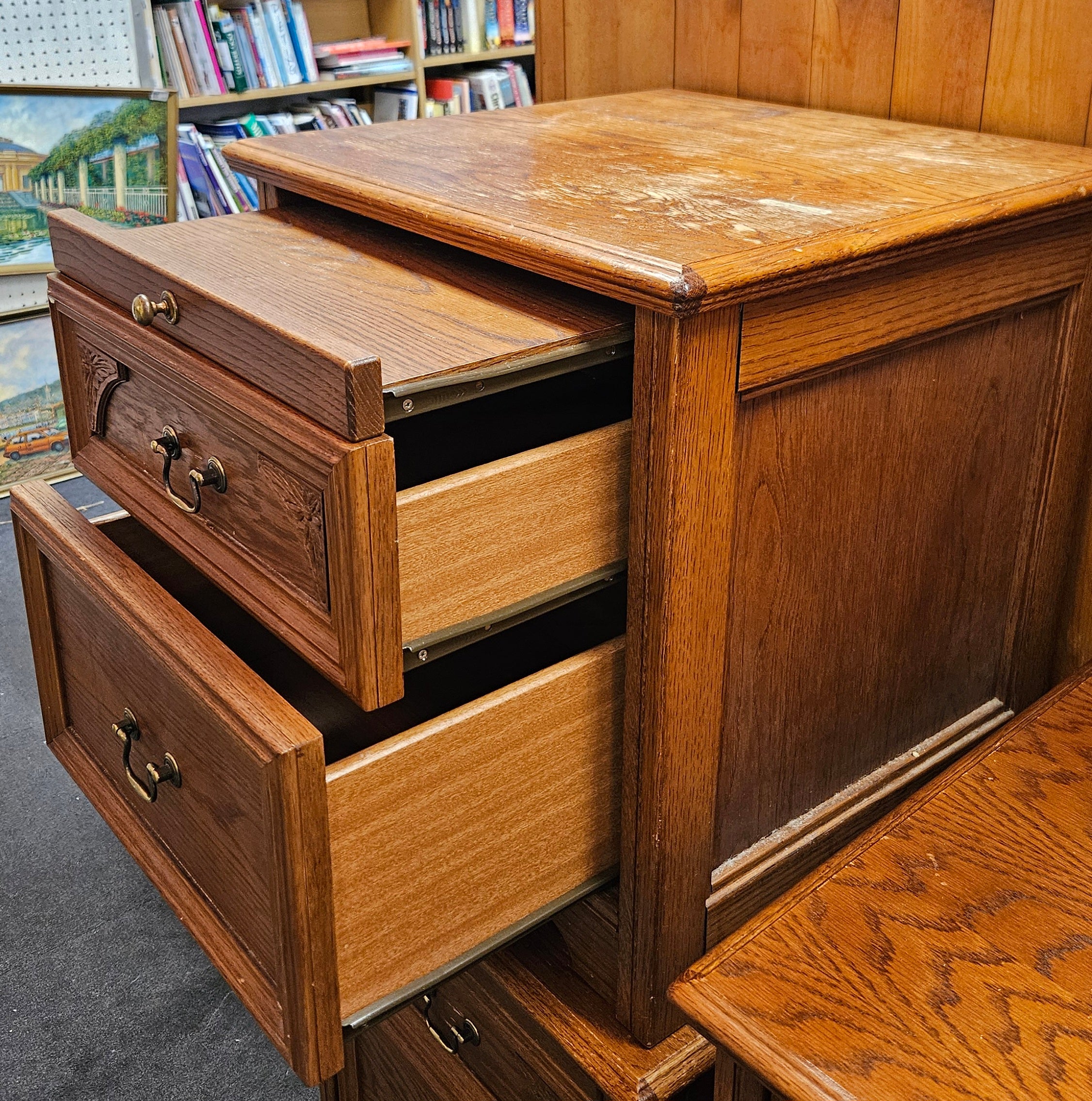 Pair of bedside cabinets