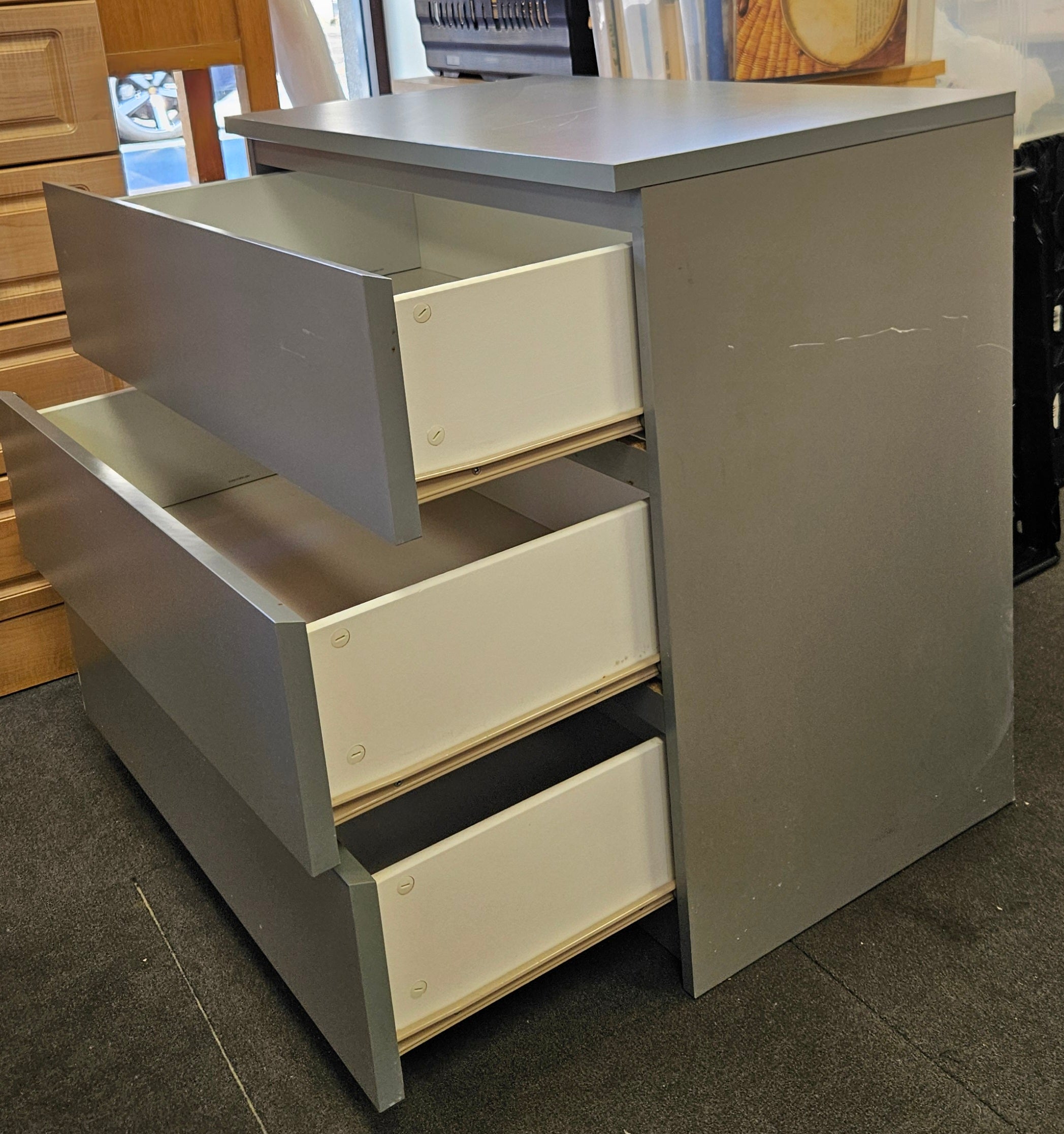 Grey chest of drawers