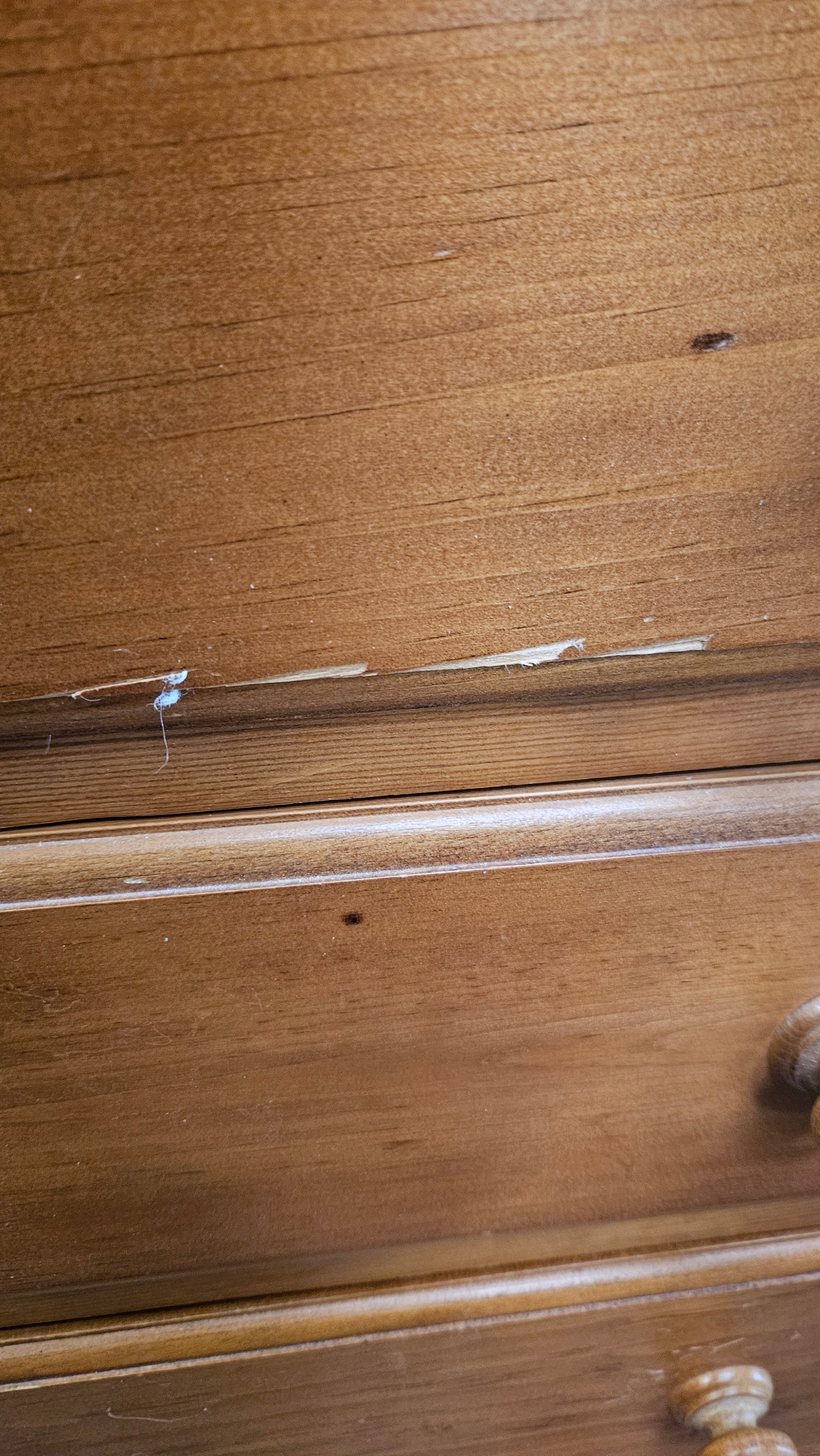 Chest of drawers