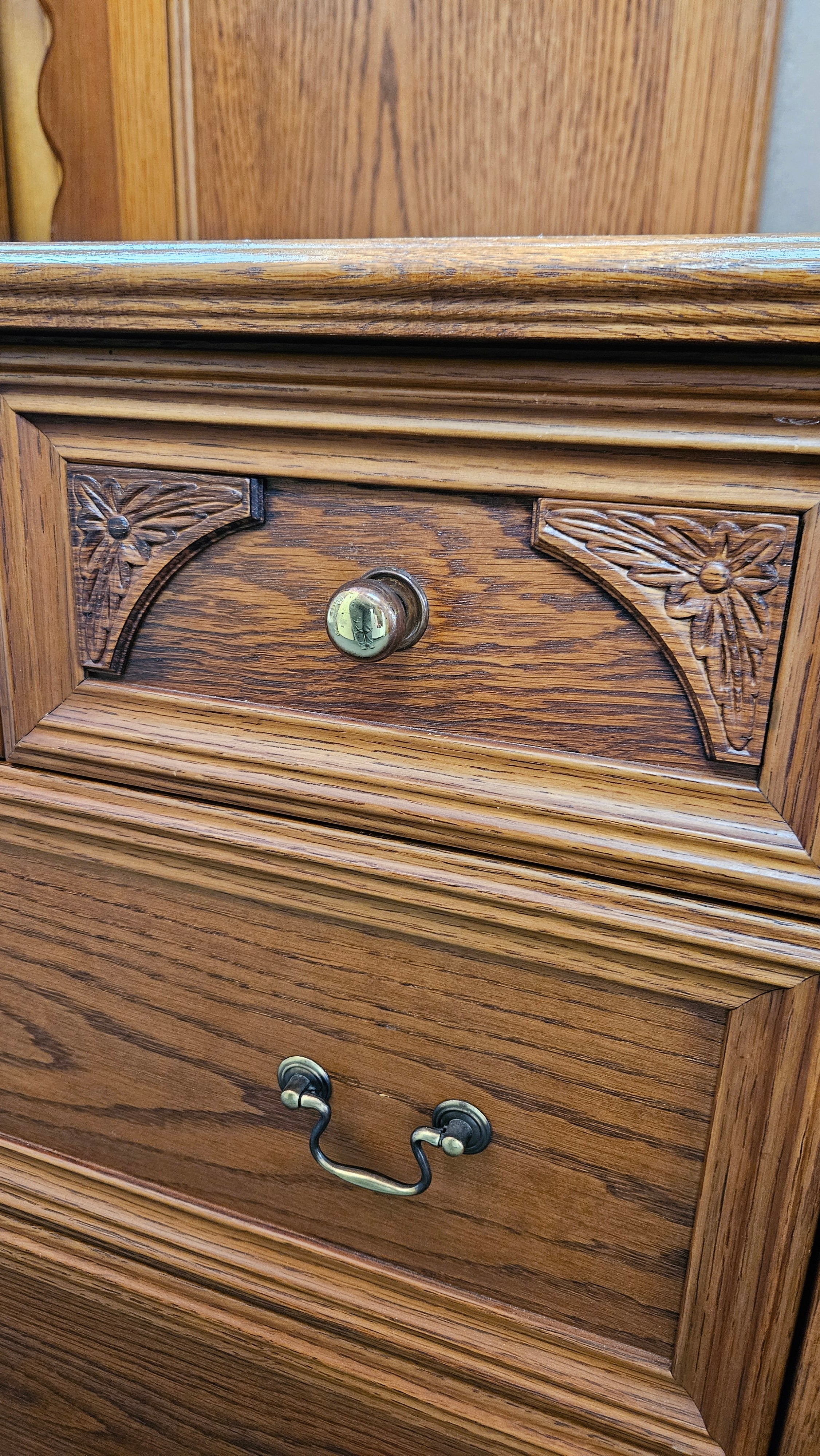 Chest of drawers