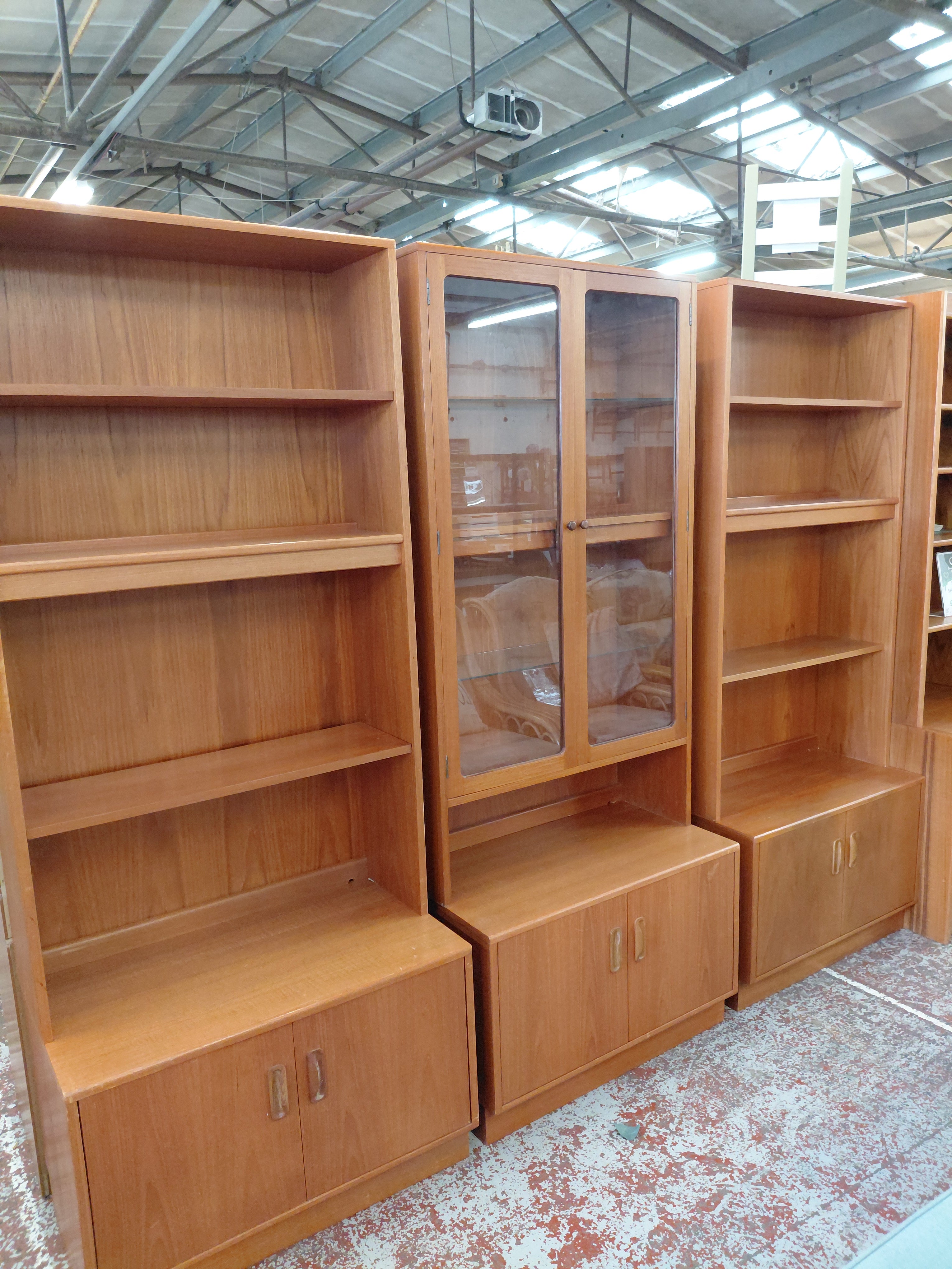 Wall unit