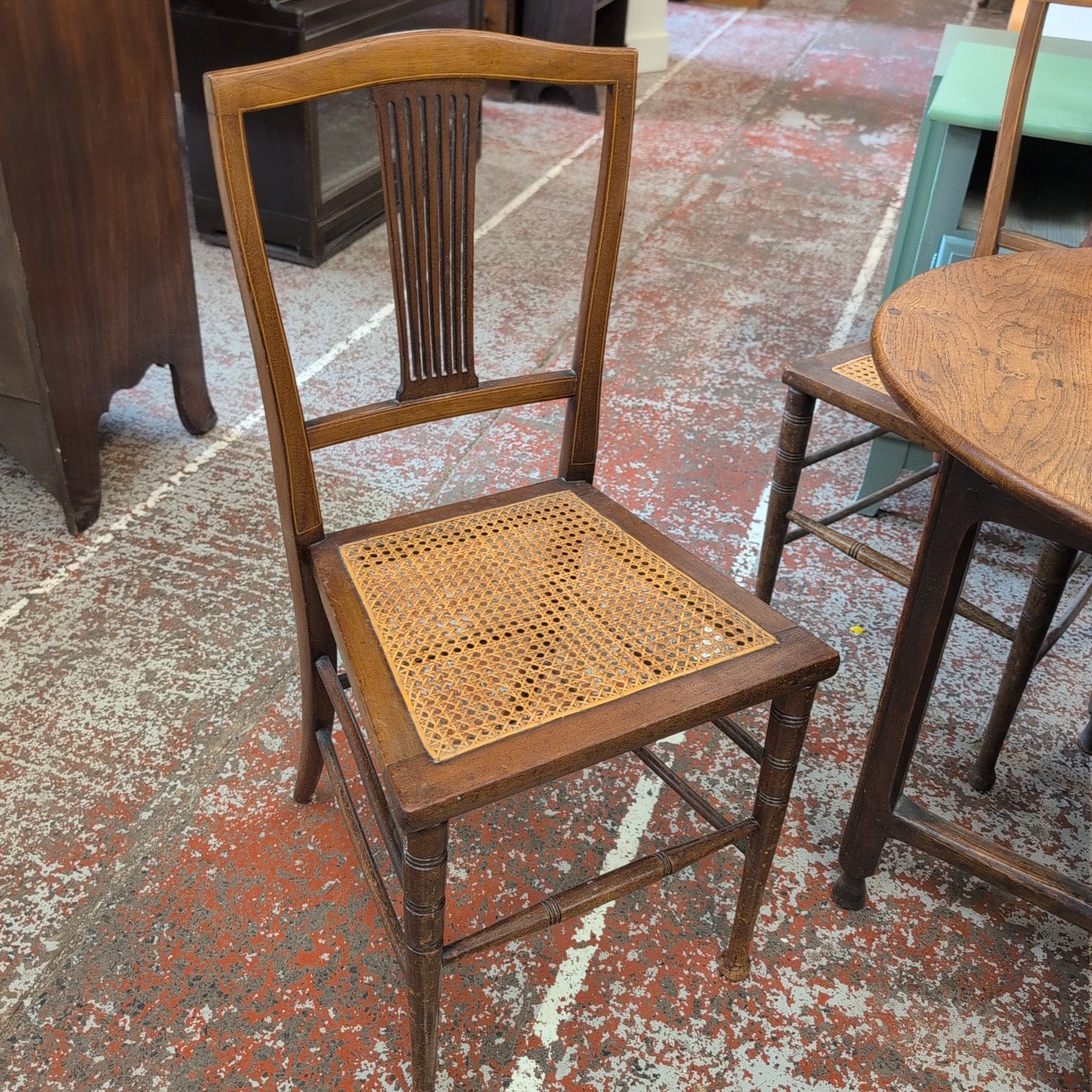 Table & Chairs