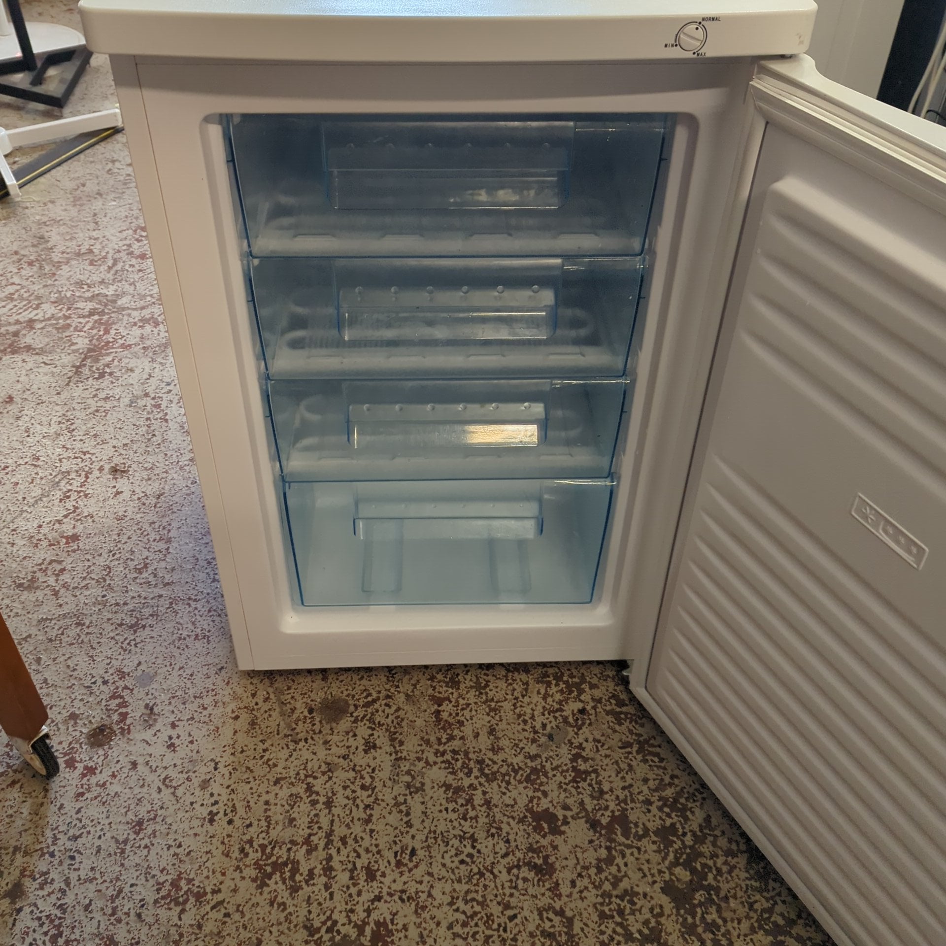 White Knight Under Counter Freezer