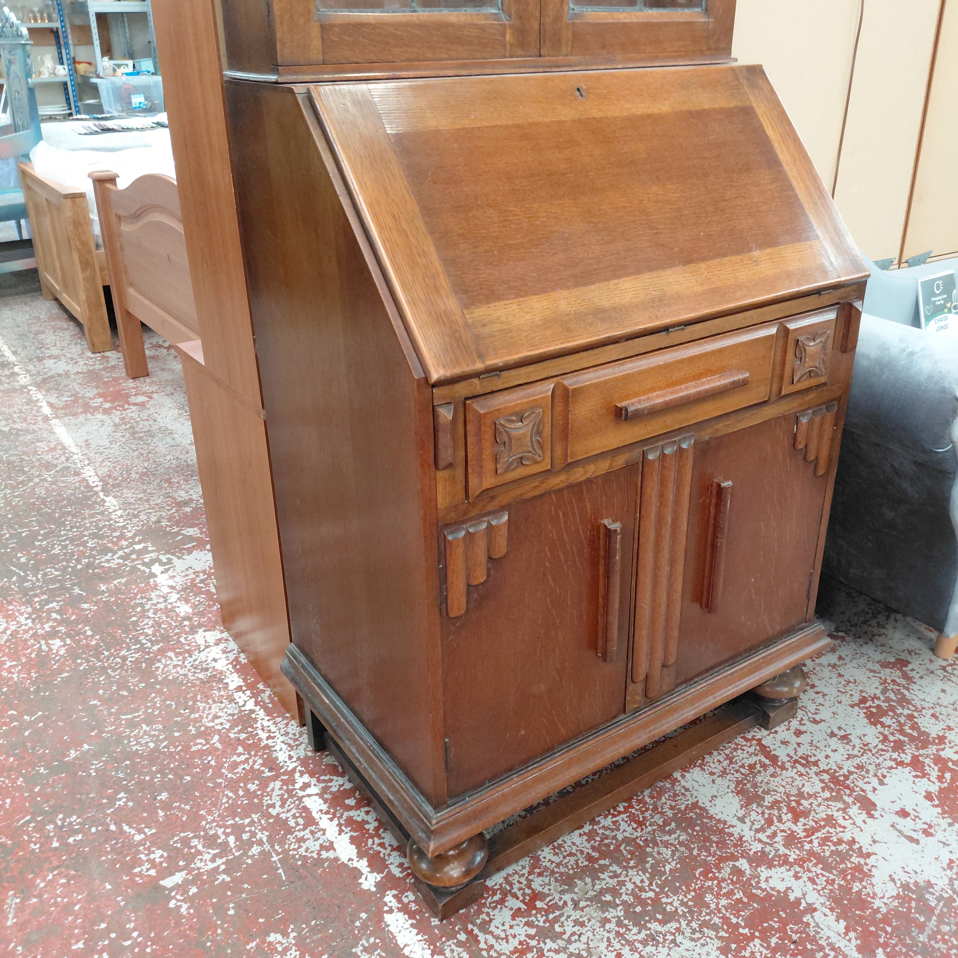 Large bureau / Cabinet