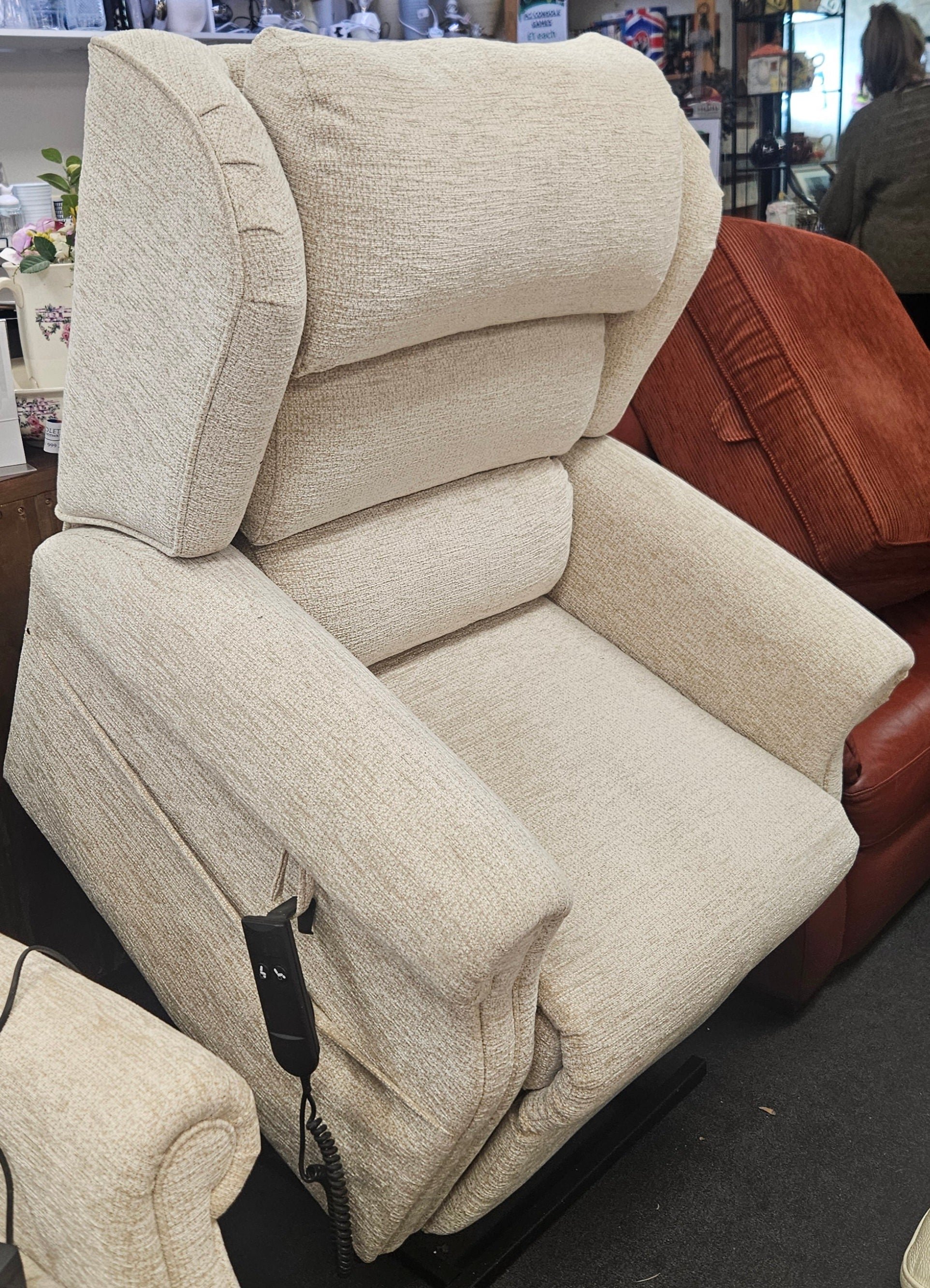 Rise and recline chair