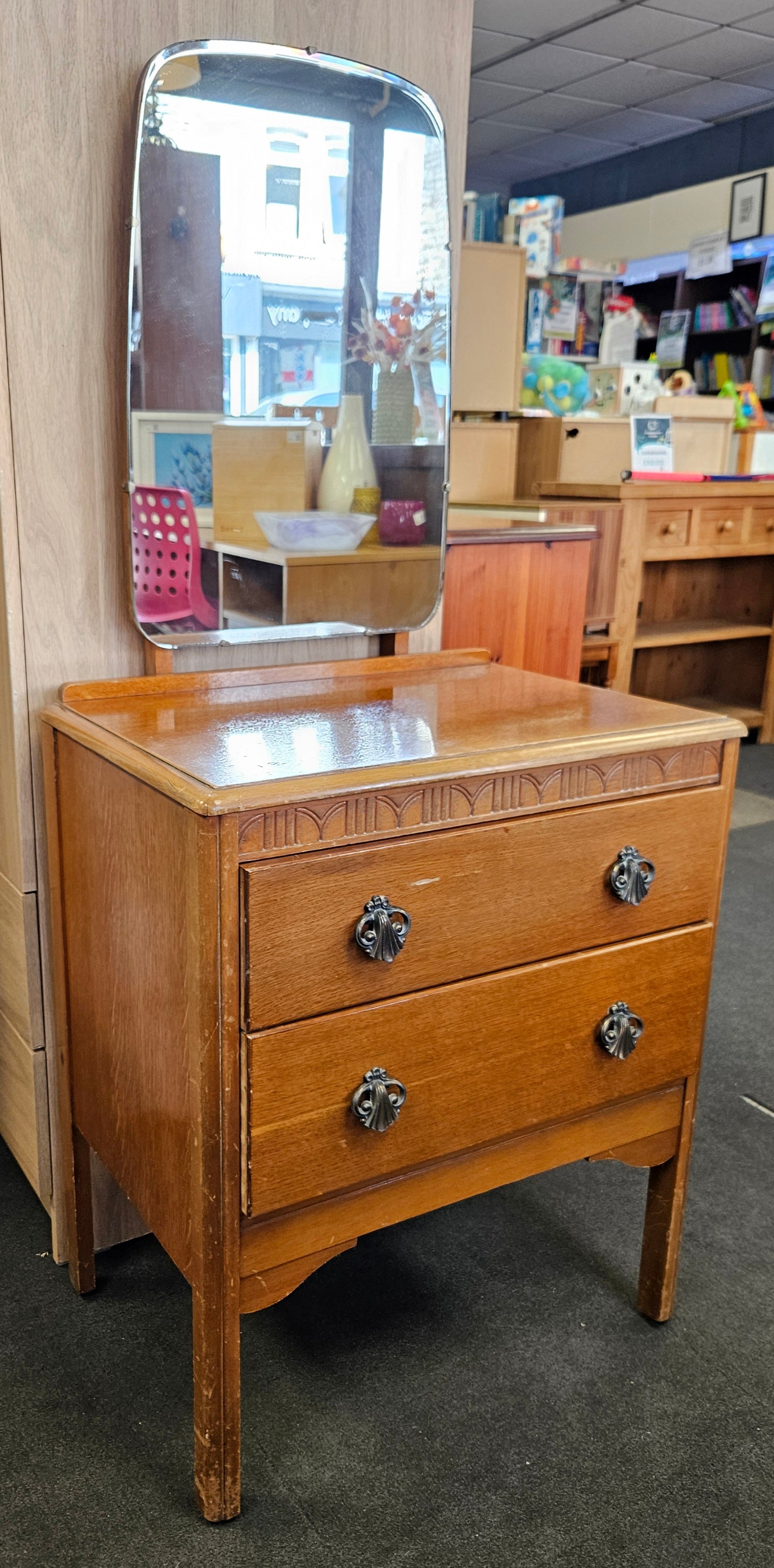 Dressing table