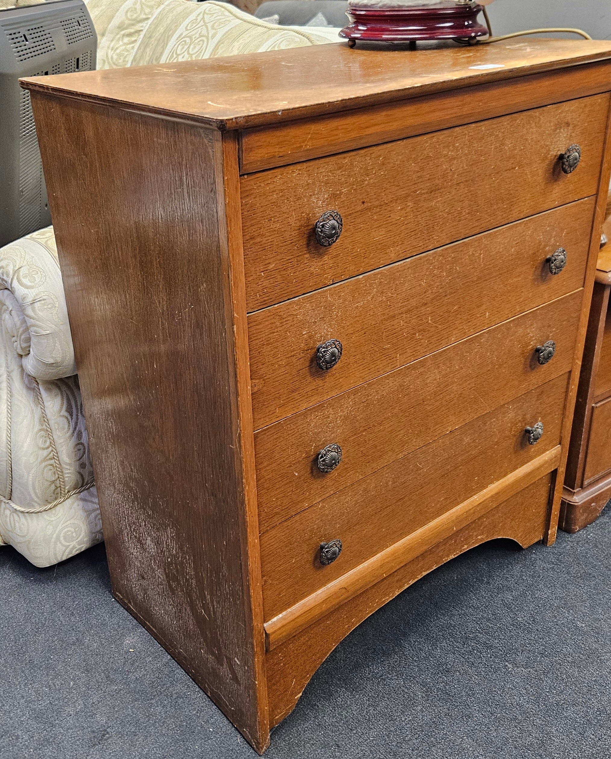Chest of drawers