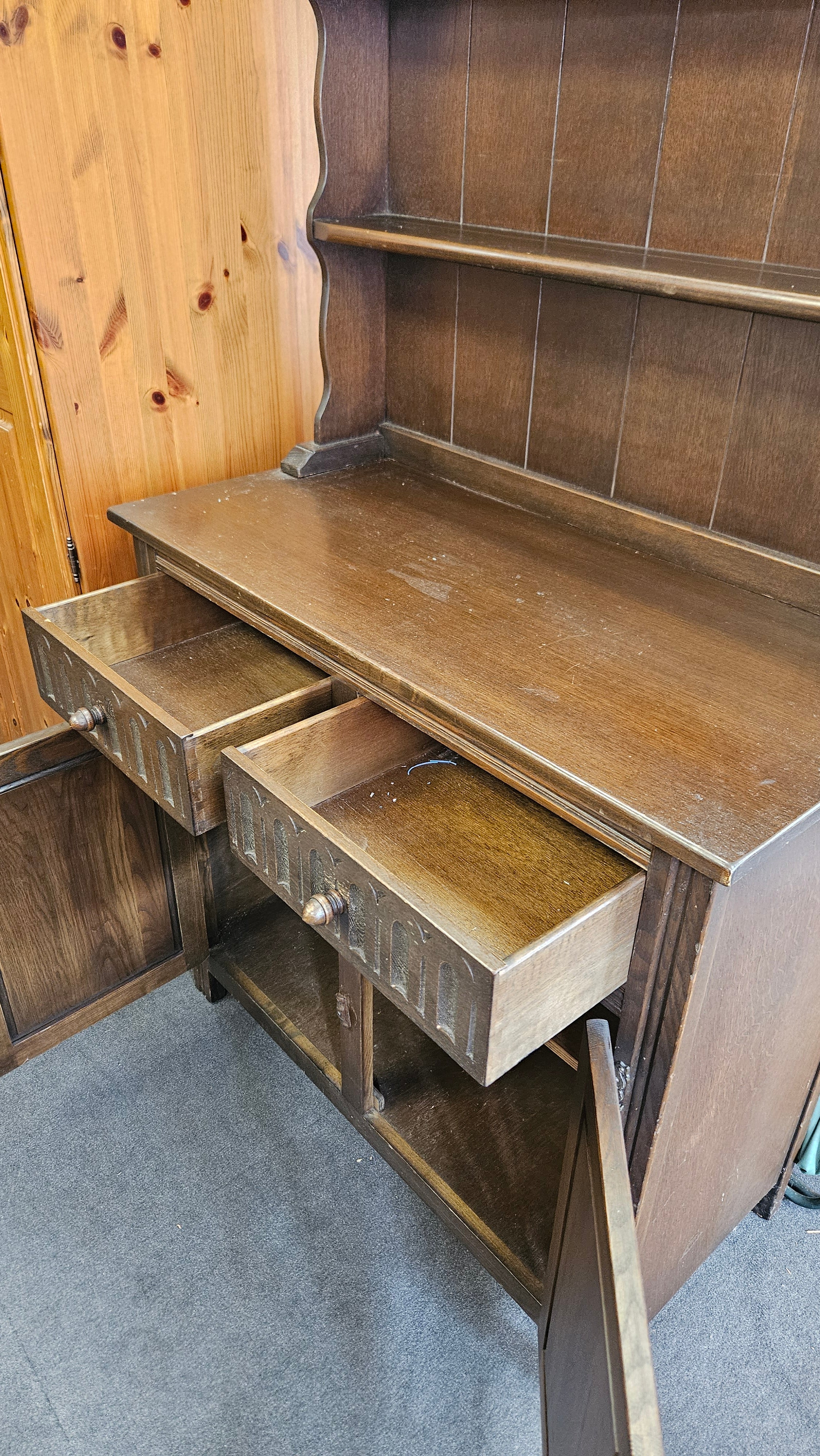 Dresser