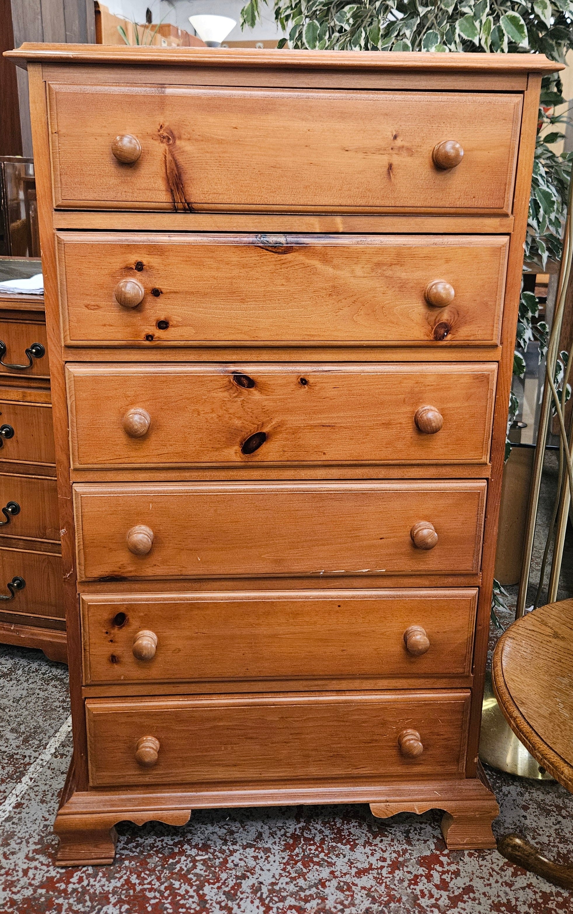 Chest of drawers