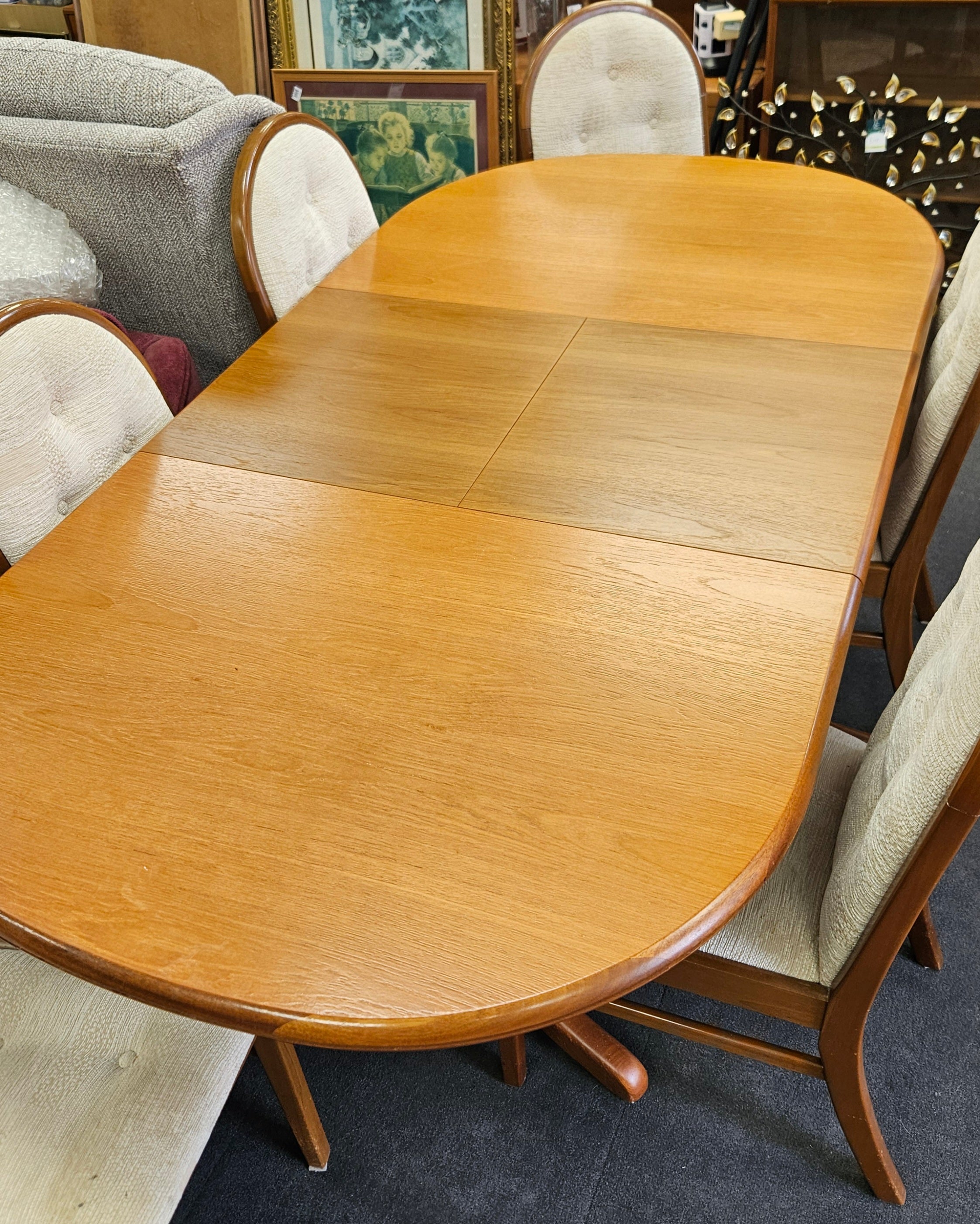 Table & Chairs
