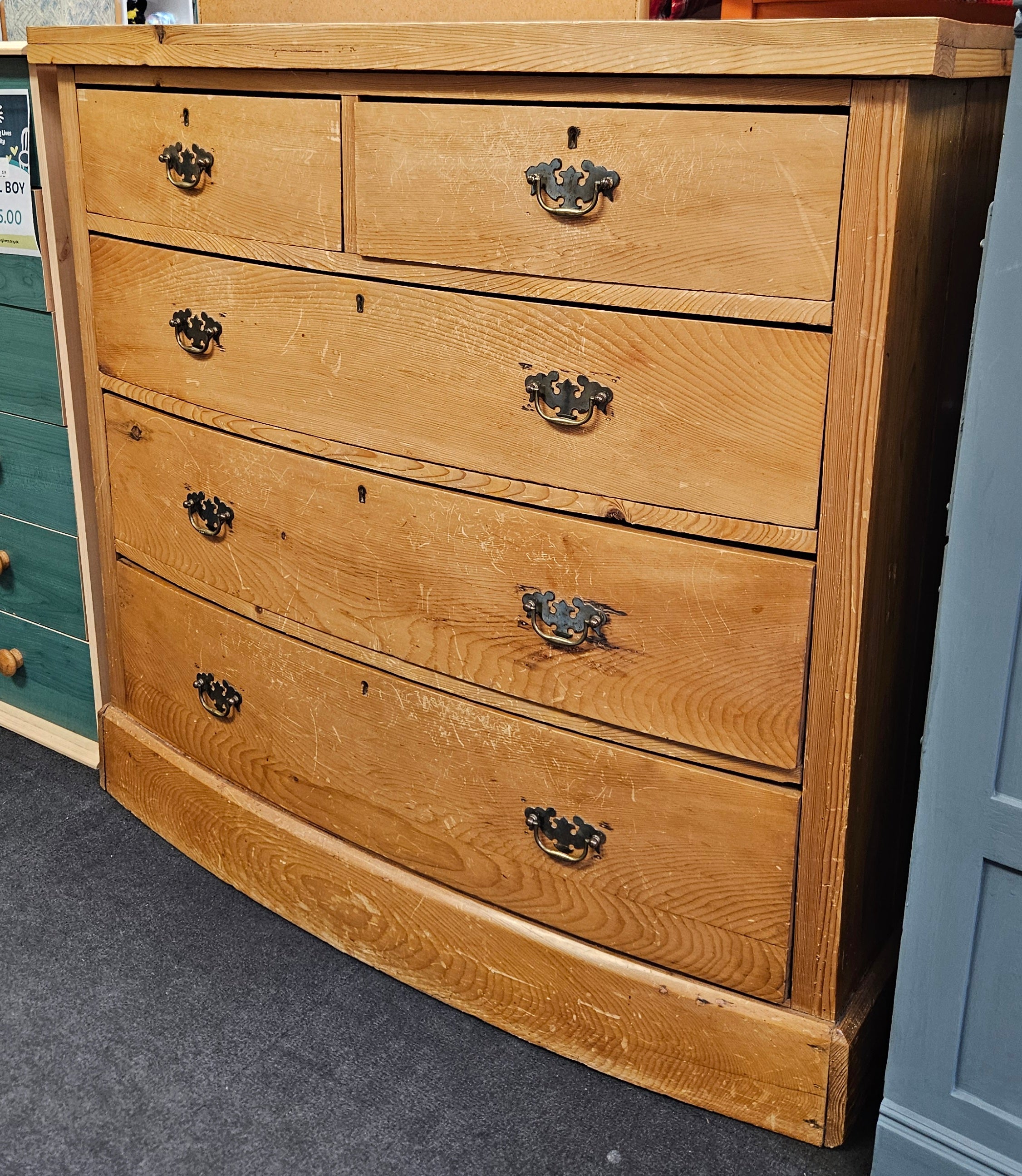Chest of drawers